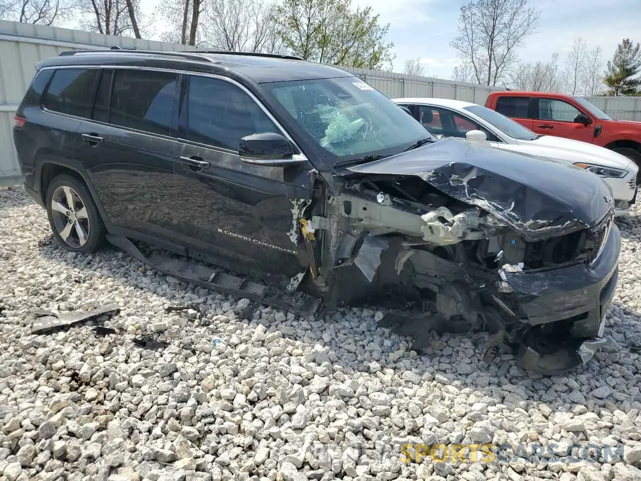 4 Photograph of a damaged car 1C4RJKBG6M8163320 JEEP GRAND CHER 2021