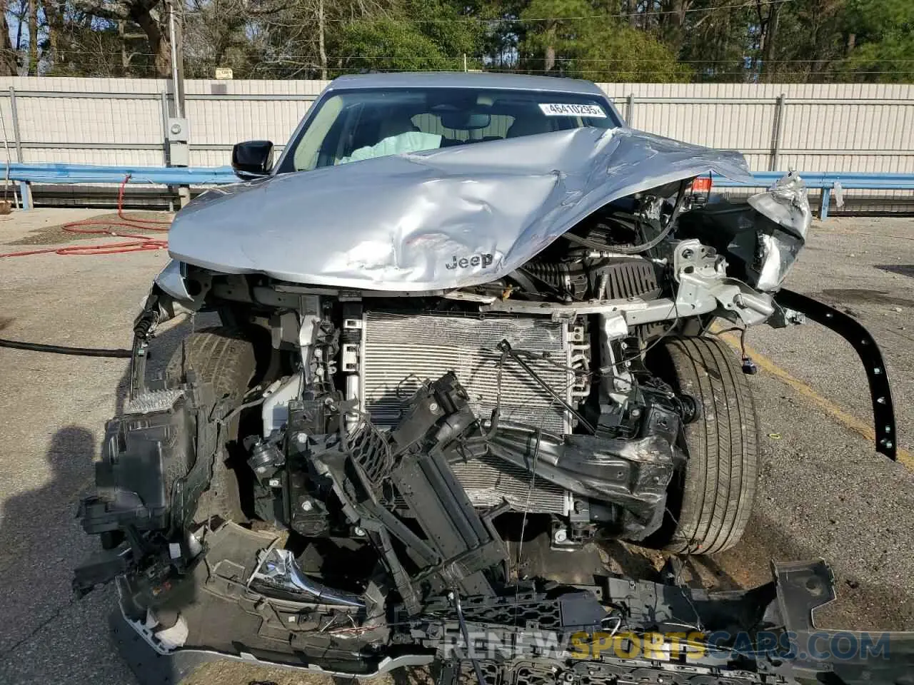 5 Photograph of a damaged car 1C4RJKBG9M8143773 JEEP GRAND CHER 2021