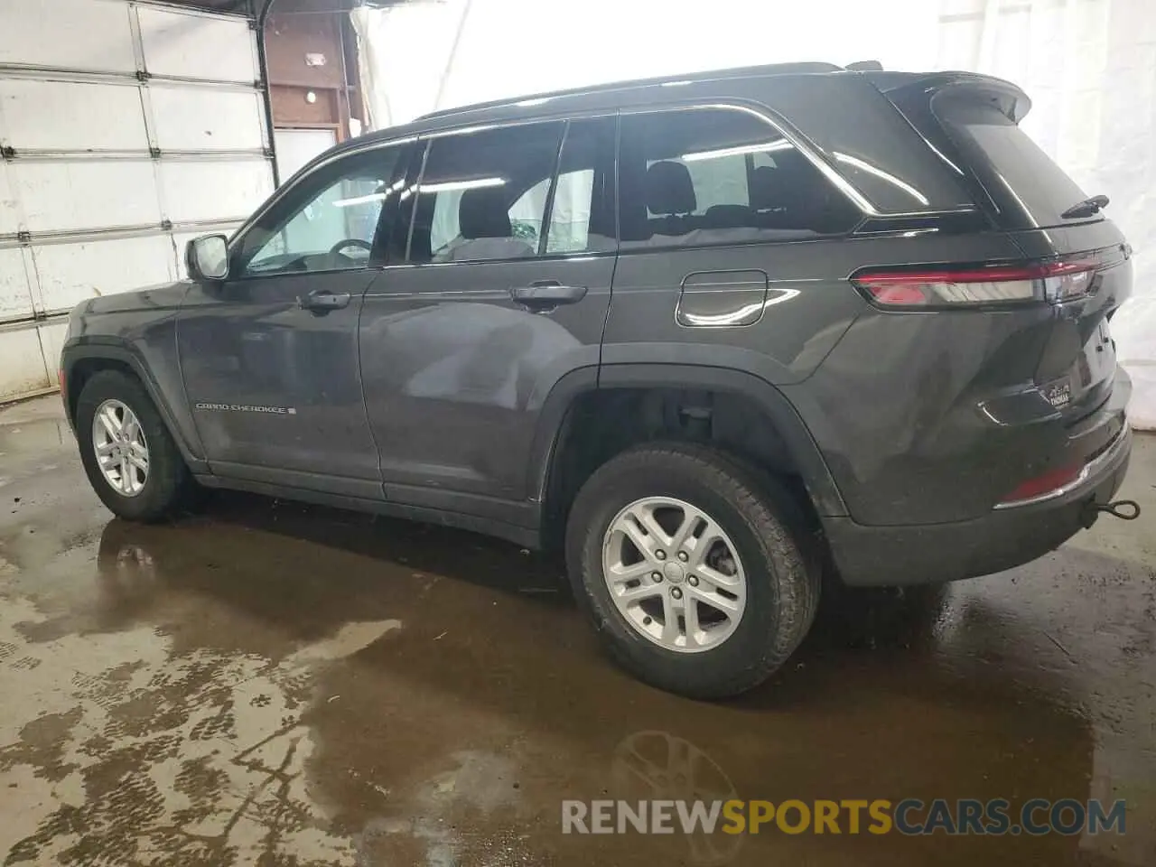 2 Photograph of a damaged car 1C4RJHAG1N8615888 JEEP GRAND CHER 2022