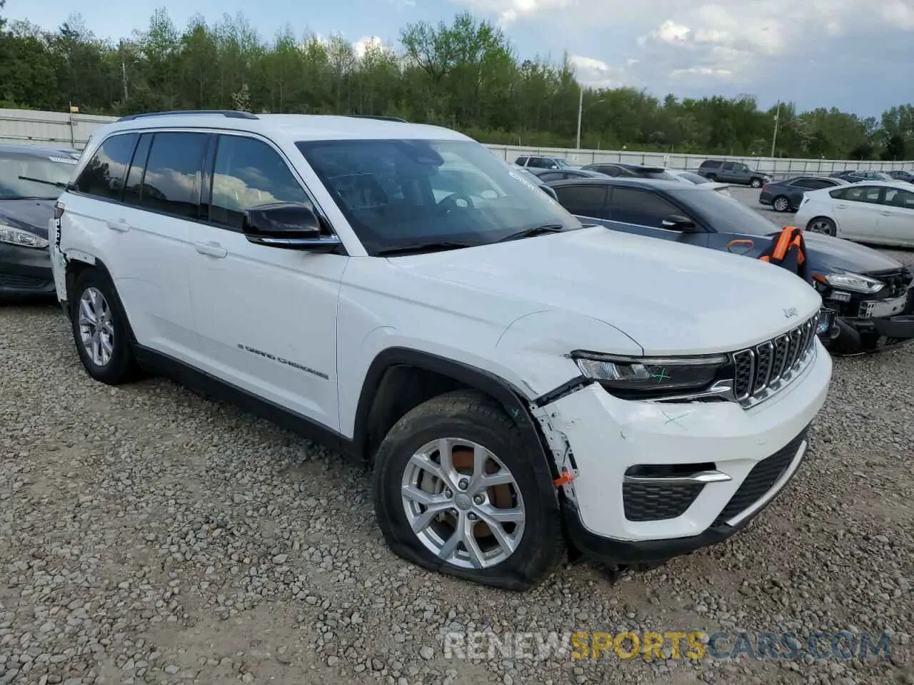 4 Photograph of a damaged car 1C4RJHBG4N8540232 JEEP GRAND CHER 2022