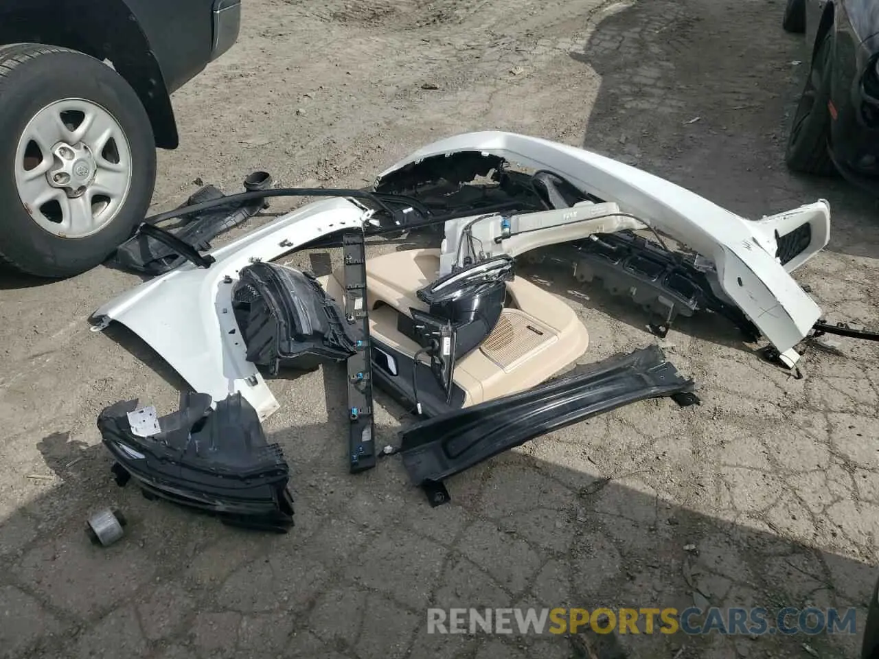 13 Photograph of a damaged car 1C4RJHBG5N8633325 JEEP GRAND CHER 2022