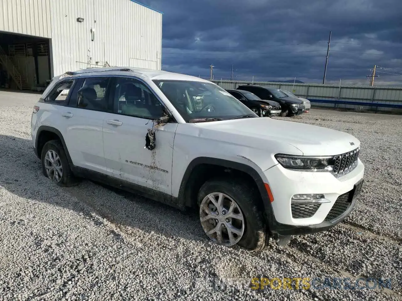 4 Photograph of a damaged car 1C4RJHBGXN8611482 JEEP GRAND CHER 2022
