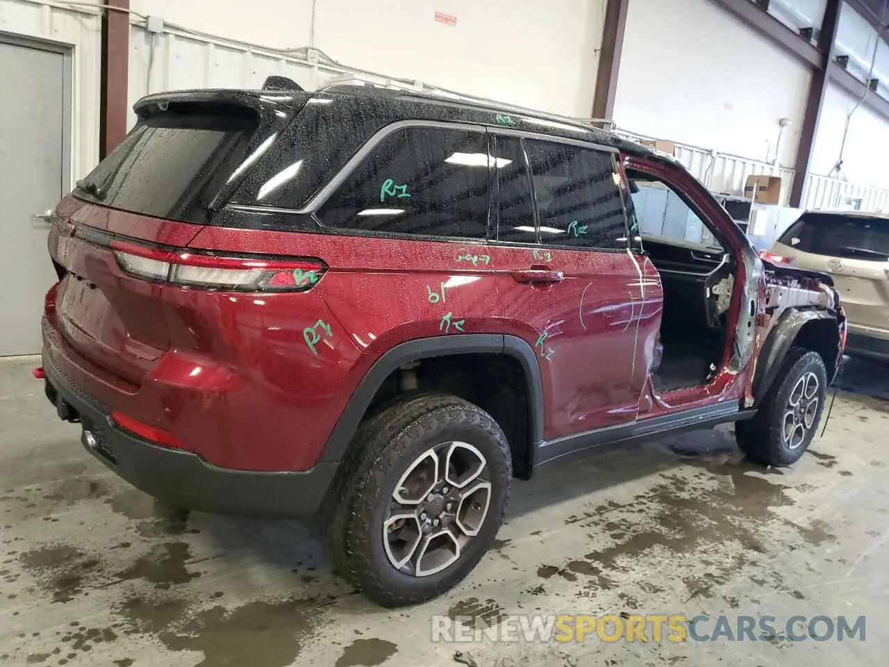 3 Photograph of a damaged car 1C4RJHCG9N8611147 JEEP GRAND CHER 2022