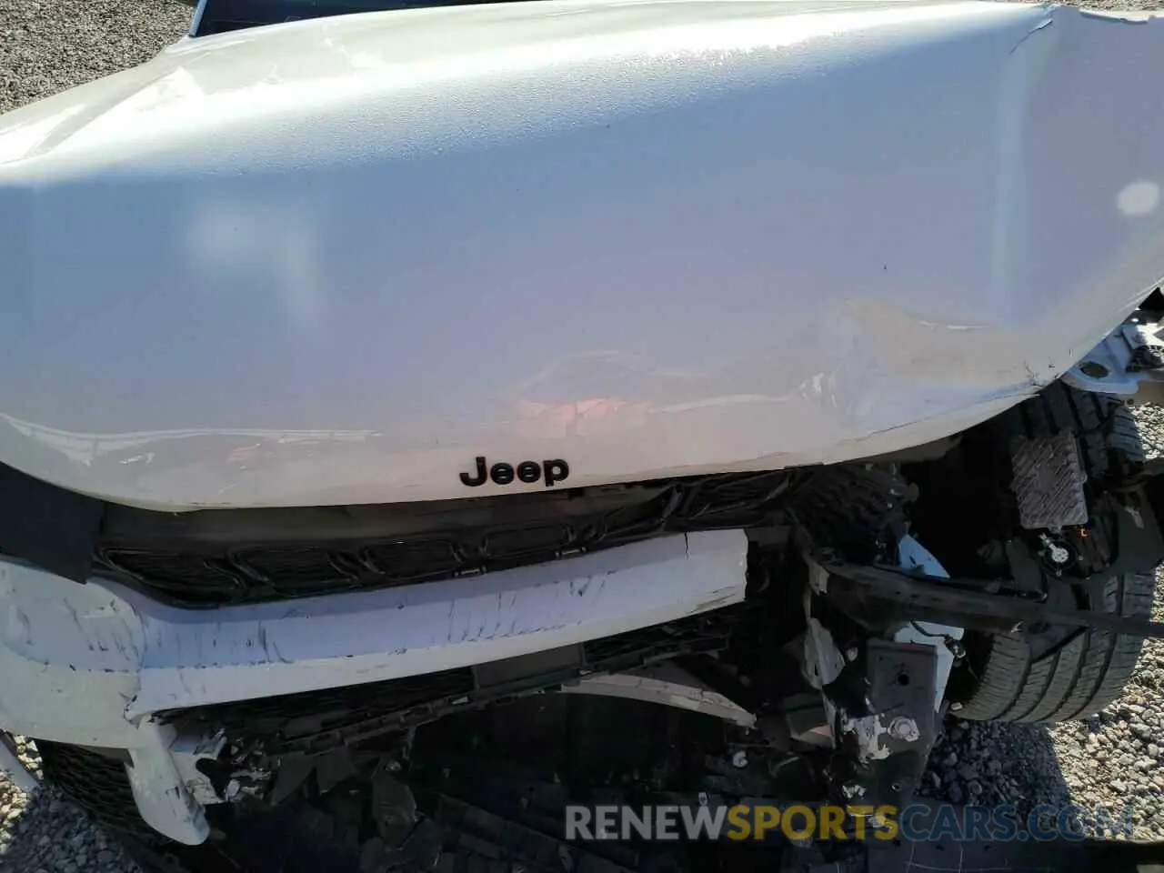 12 Photograph of a damaged car 1C4RJJAG4N8537341 JEEP GRAND CHER 2022