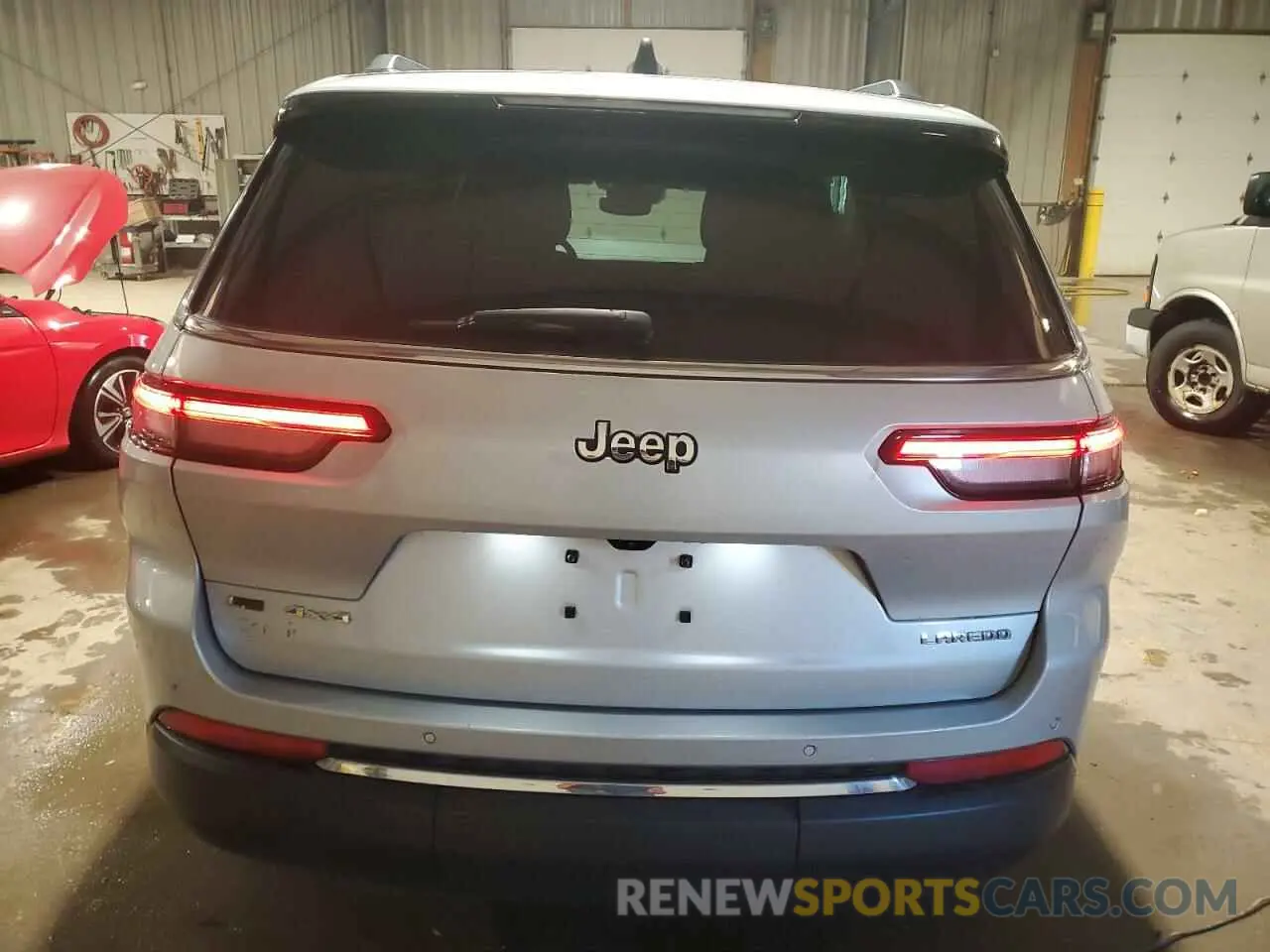 6 Photograph of a damaged car 1C4RJKAG9N8624142 JEEP GRAND CHER 2022