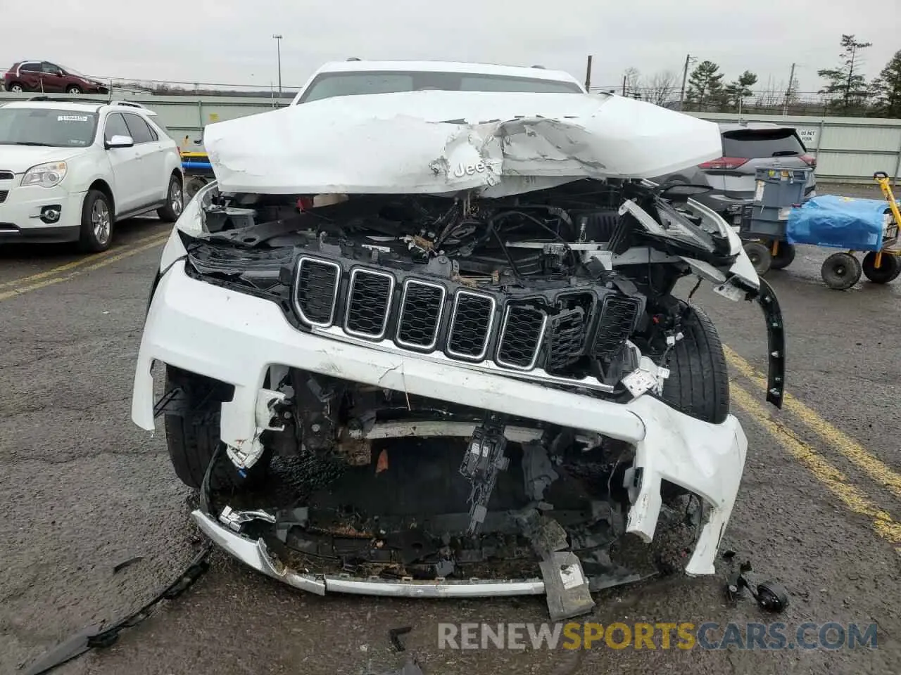 5 Photograph of a damaged car 1C4RJKBG3N8506909 JEEP GRAND CHER 2022