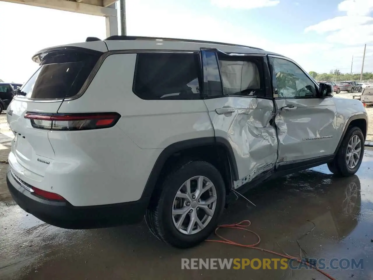 3 Photograph of a damaged car 1C4RJKBG9N8629808 JEEP GRAND CHER 2022