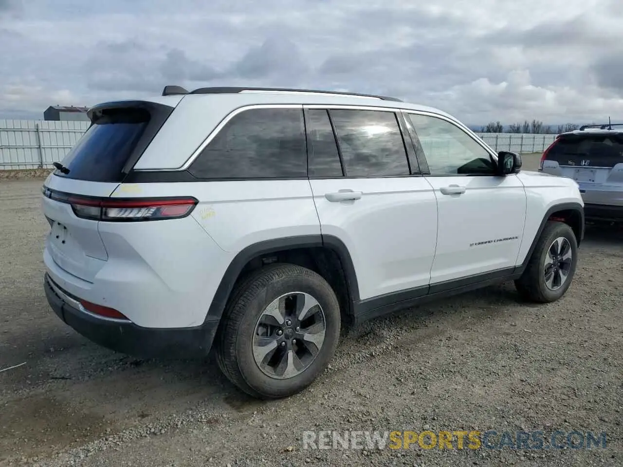 3 Фотография поврежденного автомобиля 1C4RJYB6XN8721519 JEEP GRAND CHER 2022