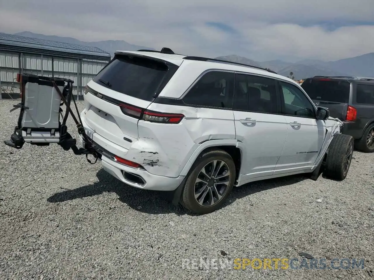 3 Photograph of a damaged car 1C4RJHDG9PC517056 JEEP GRAND CHER 2023