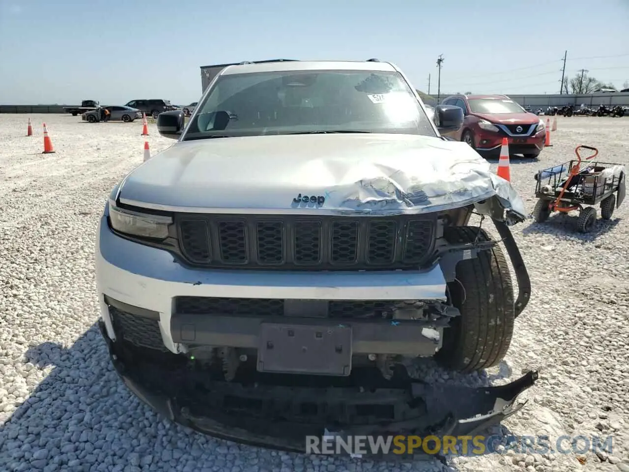 5 Photograph of a damaged car 1C4RJKAG5P8789687 JEEP GRAND CHER 2023