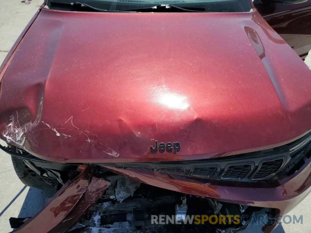 13 Photograph of a damaged car 1C4RJKAG9P8736068 JEEP GRAND CHER 2023