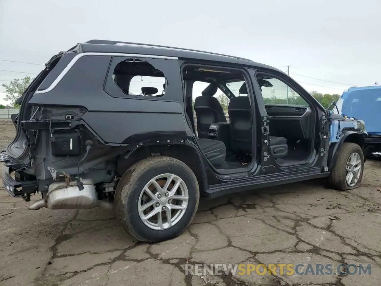 3 Photograph of a damaged car 1C4RJKAGXP8886822 JEEP GRAND CHER 2023