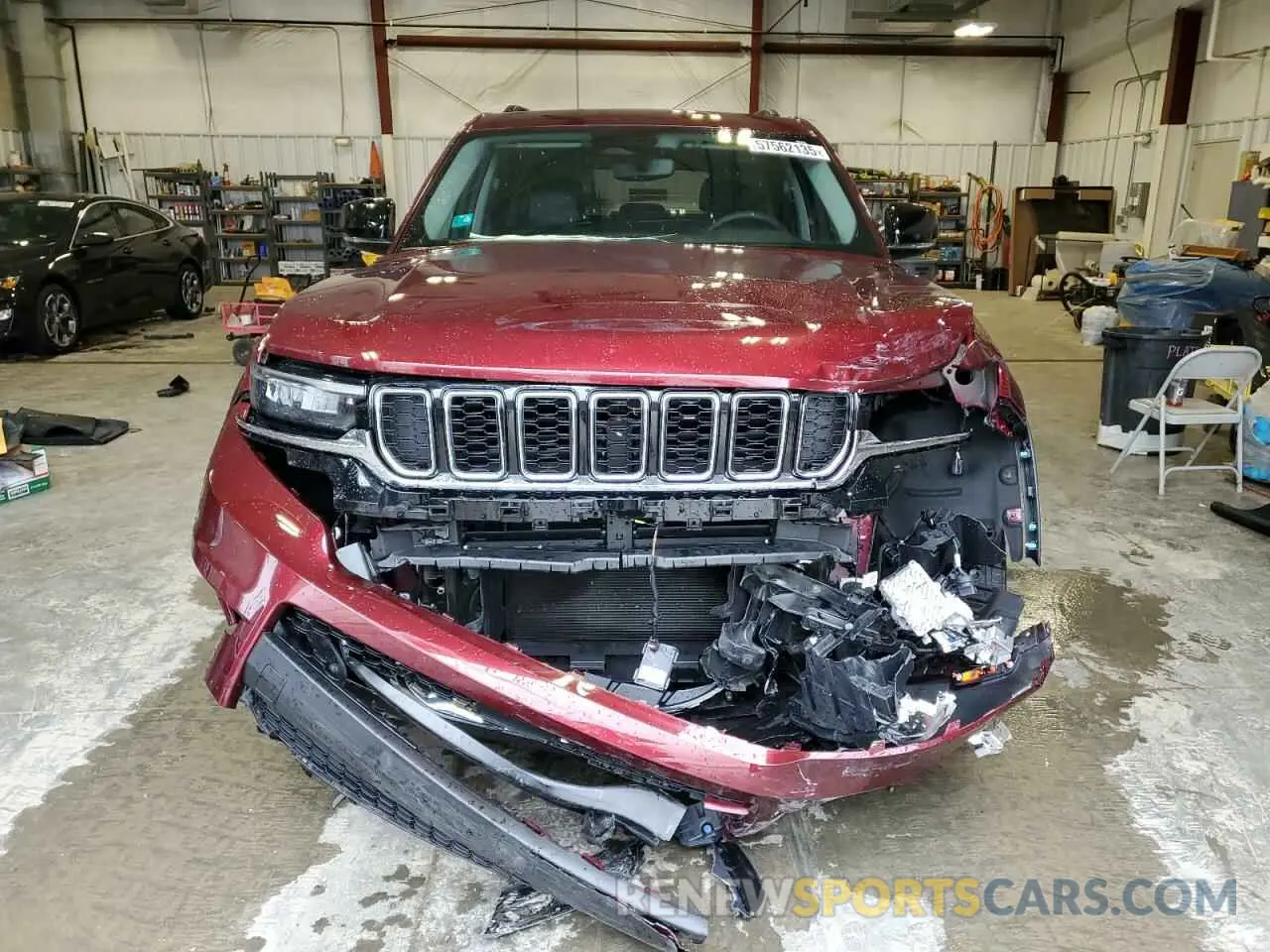 5 Photograph of a damaged car 1C4RJKBG7P8865294 JEEP GRAND CHER 2023