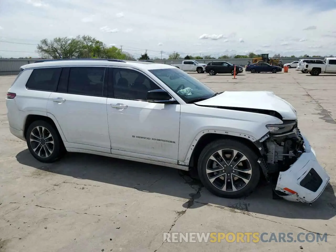 4 Photograph of a damaged car 1C4RJKDG1P8782599 JEEP GRAND CHER 2023