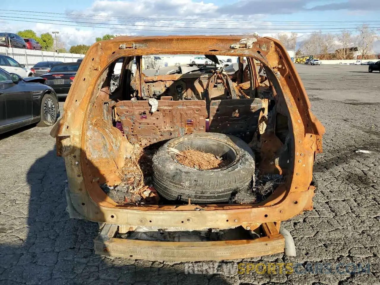 6 Photograph of a damaged car 1C4RJYB68PC623928 JEEP GRAND CHER 2023