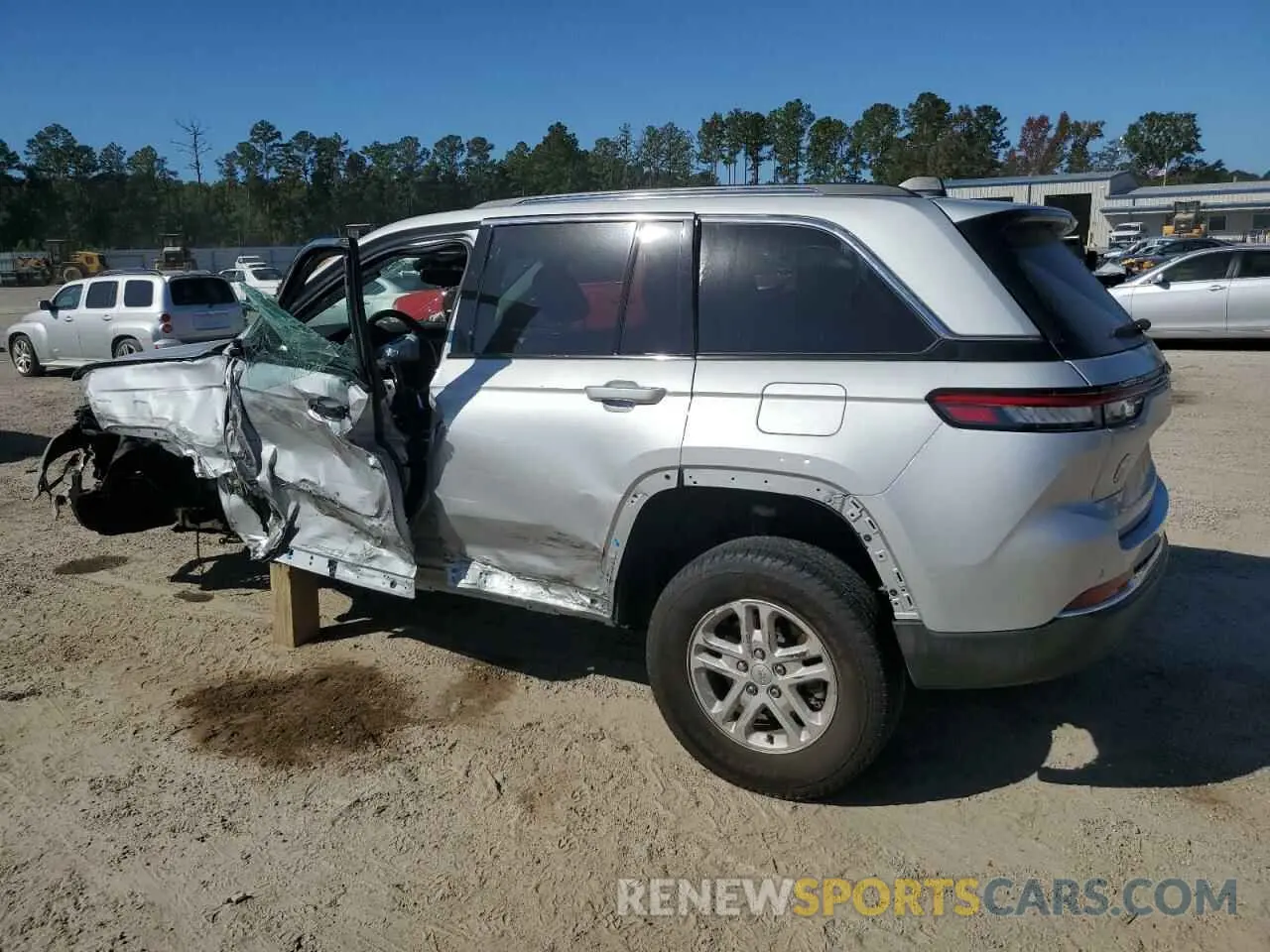 2 Photograph of a damaged car 1C4RJGAG2RC709047 JEEP GRAND CHER 2024