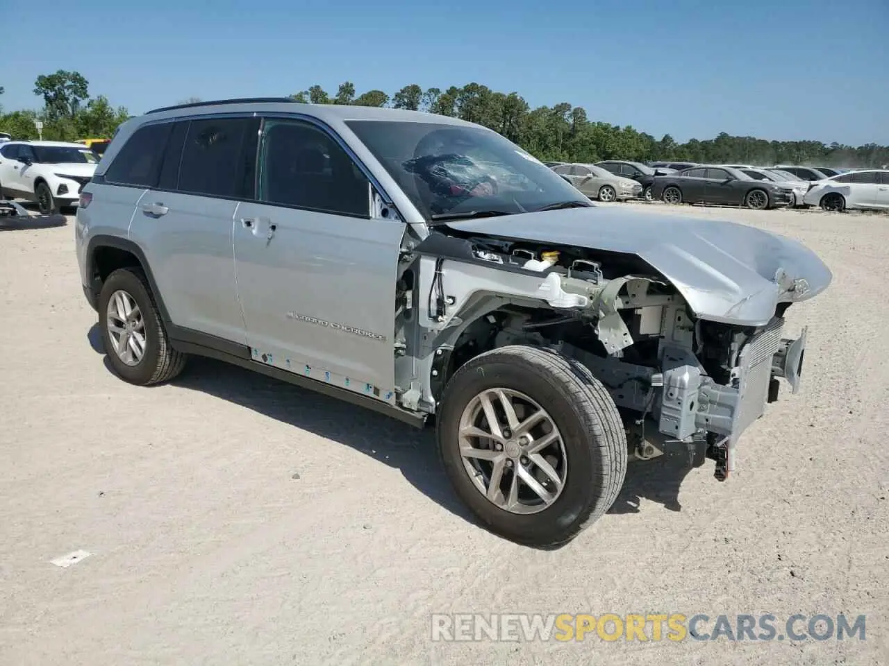 4 Photograph of a damaged car 1C4RJHAG3R8574847 JEEP GRAND CHER 2024