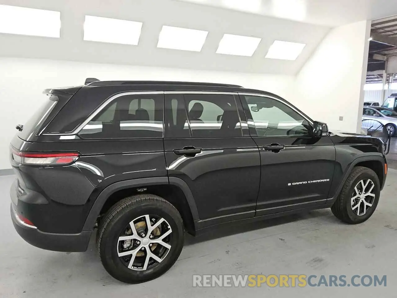 3 Photograph of a damaged car 1C4RJHBG7RC236363 JEEP GRAND CHER 2024