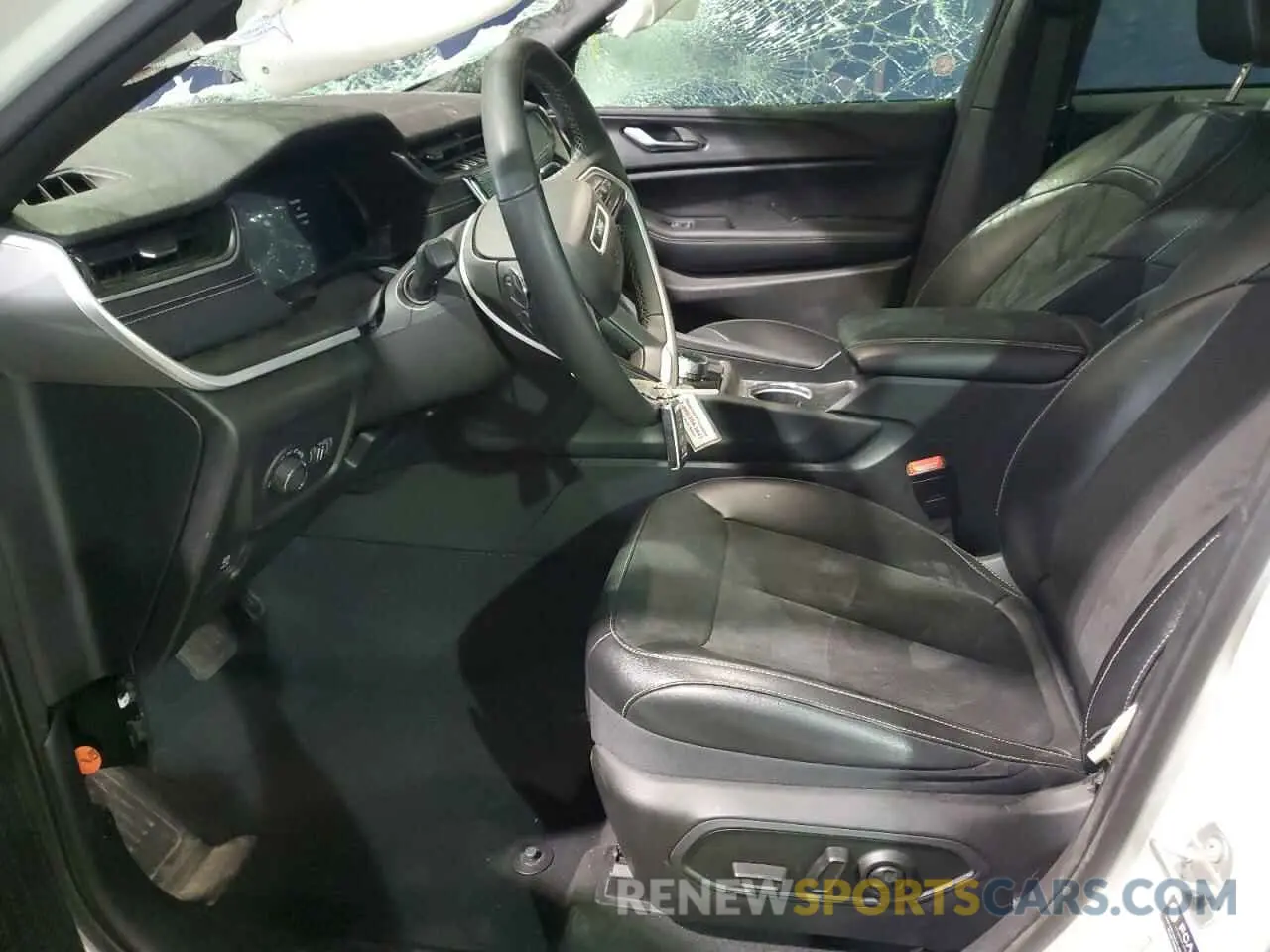 7 Photograph of a damaged car 1C4RJKAG0R8553693 JEEP GRAND CHER 2024