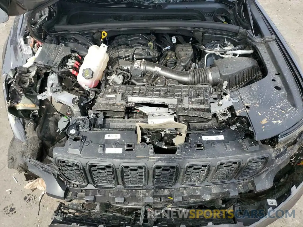 13 Фотография поврежденного автомобиля 1C4RJKAG5R8574457 JEEP GRAND CHER 2024