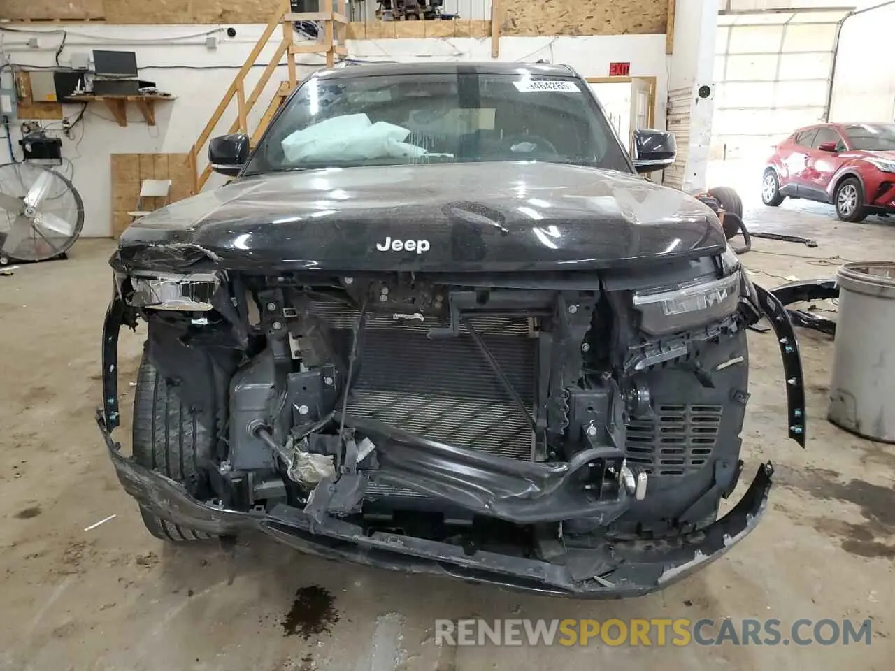 5 Photograph of a damaged car 1C4RJKDT9R8502489 JEEP GRAND CHER 2024