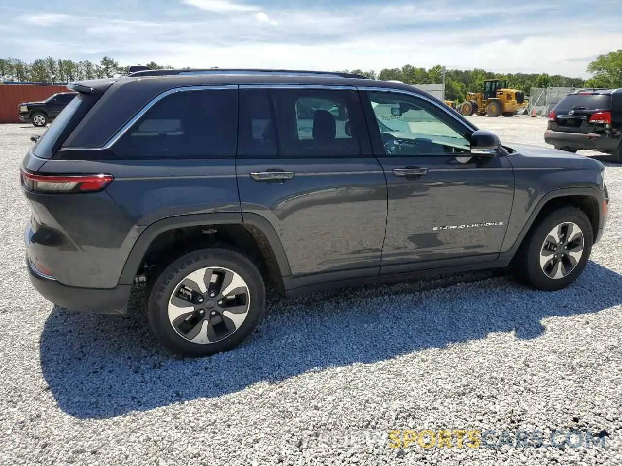 3 Photograph of a damaged car 1C4RJYB60RC721211 JEEP GRAND CHER 2024