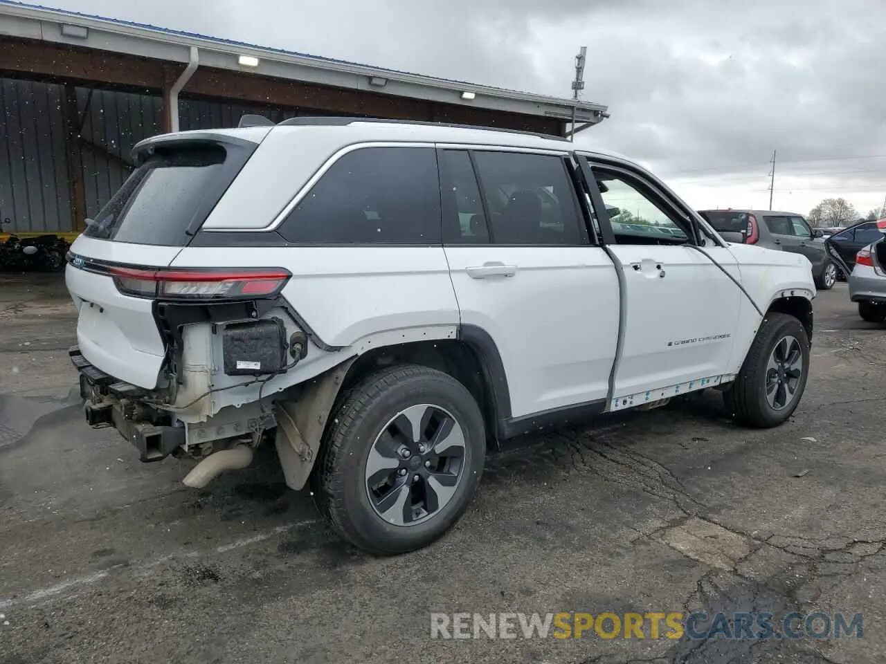 3 Photograph of a damaged car 1C4RJYB66RC714862 JEEP GRAND CHER 2024