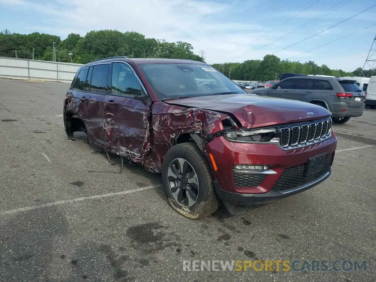 4 Фотография поврежденного автомобиля 1C4RJYB6XRC120369 JEEP GRAND CHER 2024