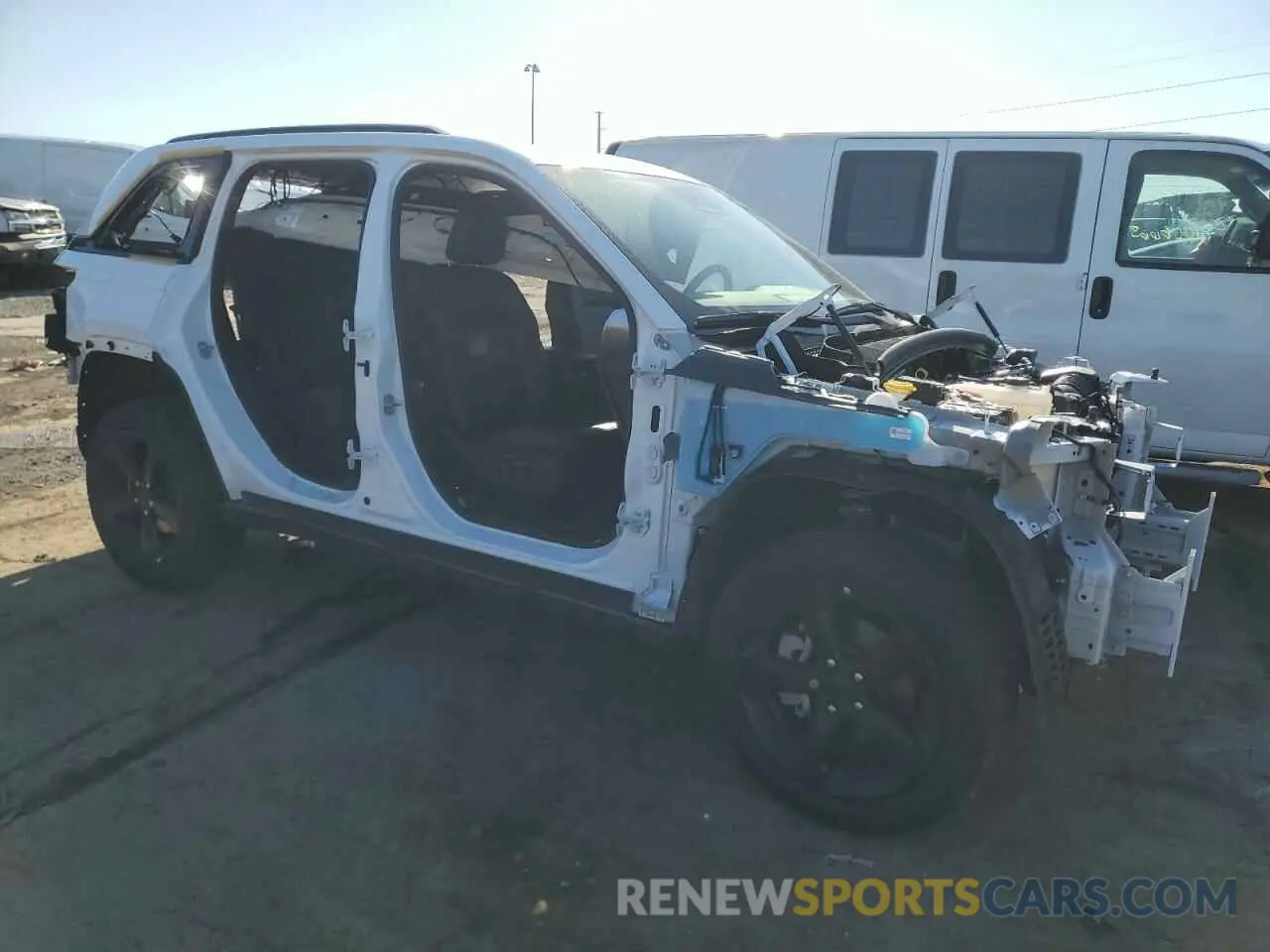 4 Photograph of a damaged car 1C4RJHBG4SC294730 JEEP GRAND CHER 2025