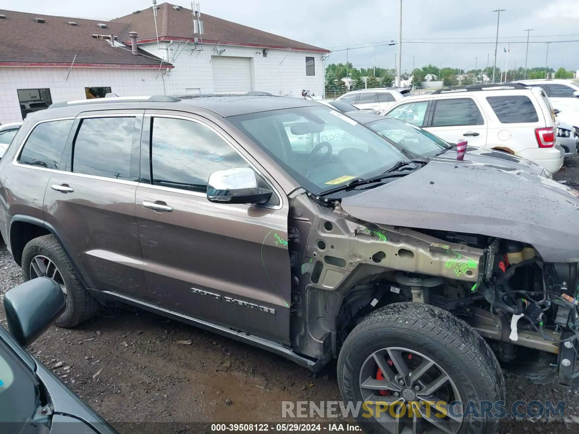 13 Photograph of a damaged car 1C4RJFBG8HC954507 JEEP GRAND CHEROKEE 2017