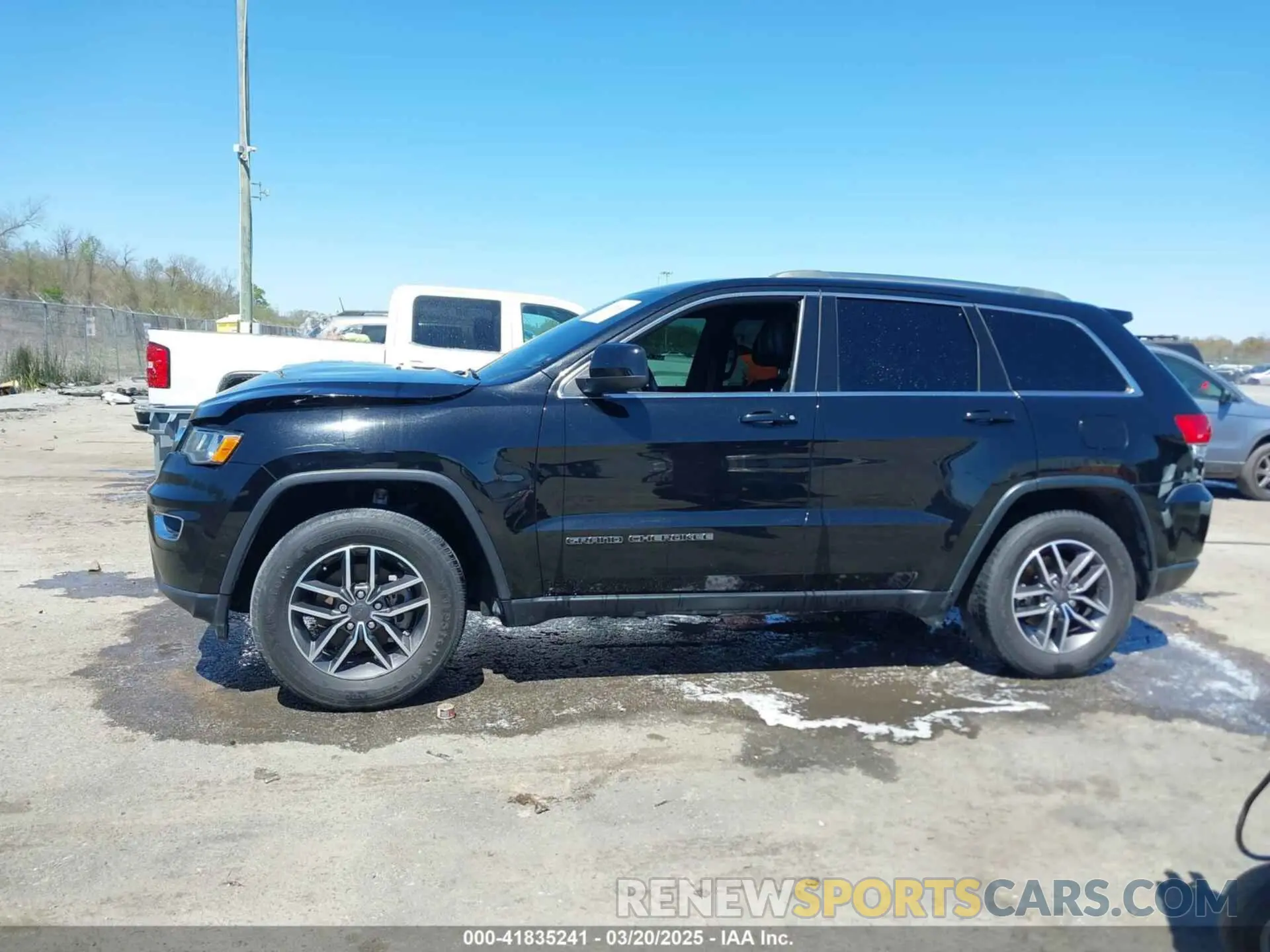 14 Photograph of a damaged car 1C4RJEAG0KC581112 JEEP GRAND CHEROKEE 2019