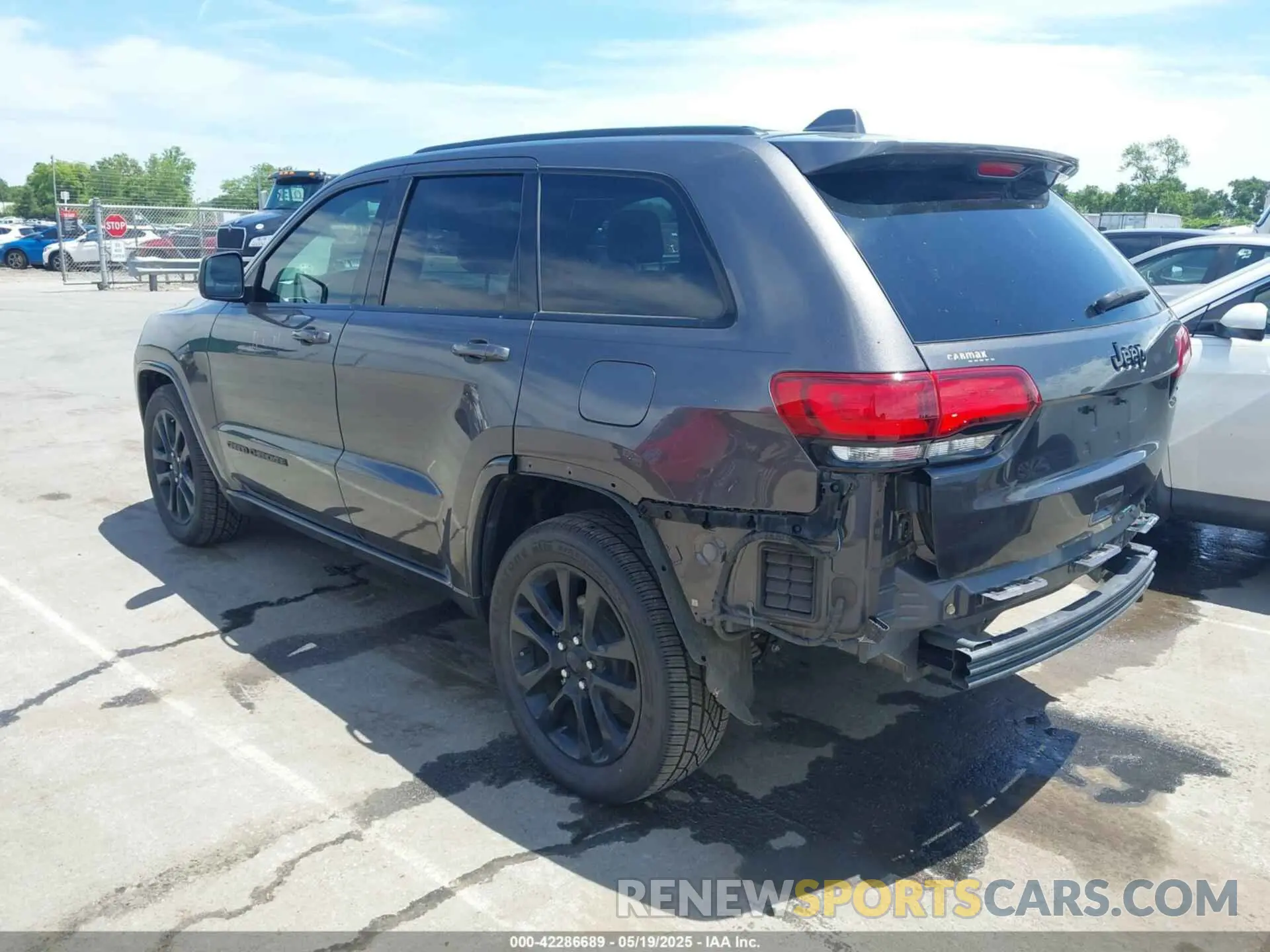 3 Фотография поврежденного автомобиля 1C4RJEAG0KC778605 JEEP GRAND CHEROKEE 2019