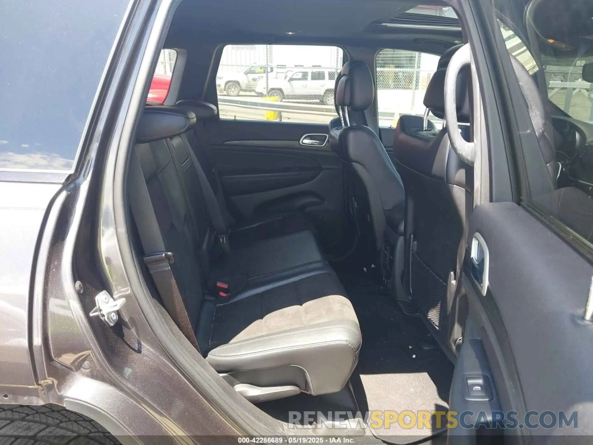 8 Фотография поврежденного автомобиля 1C4RJEAG0KC778605 JEEP GRAND CHEROKEE 2019