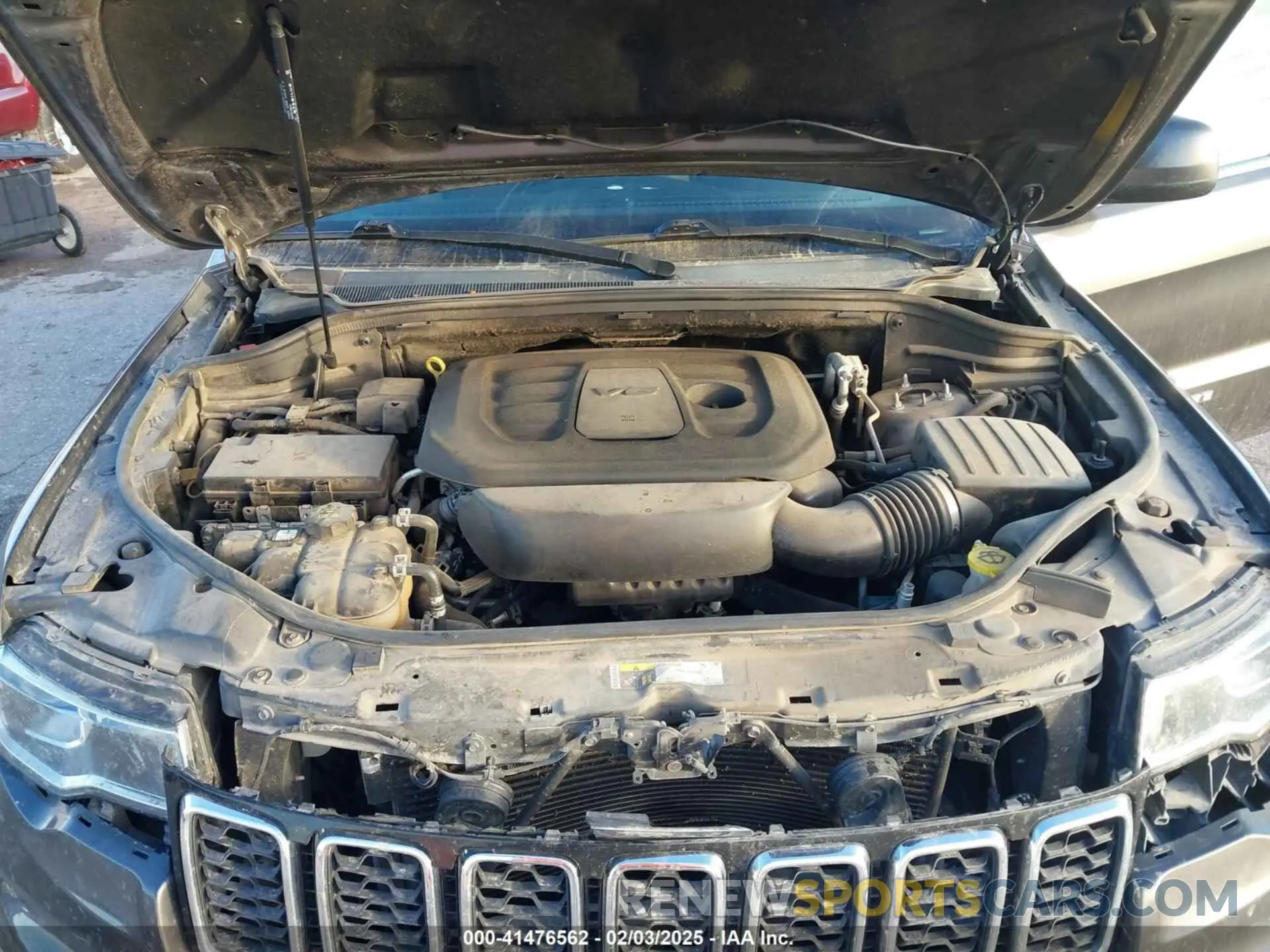 10 Photograph of a damaged car 1C4RJEAG2KC698822 JEEP GRAND CHEROKEE 2019