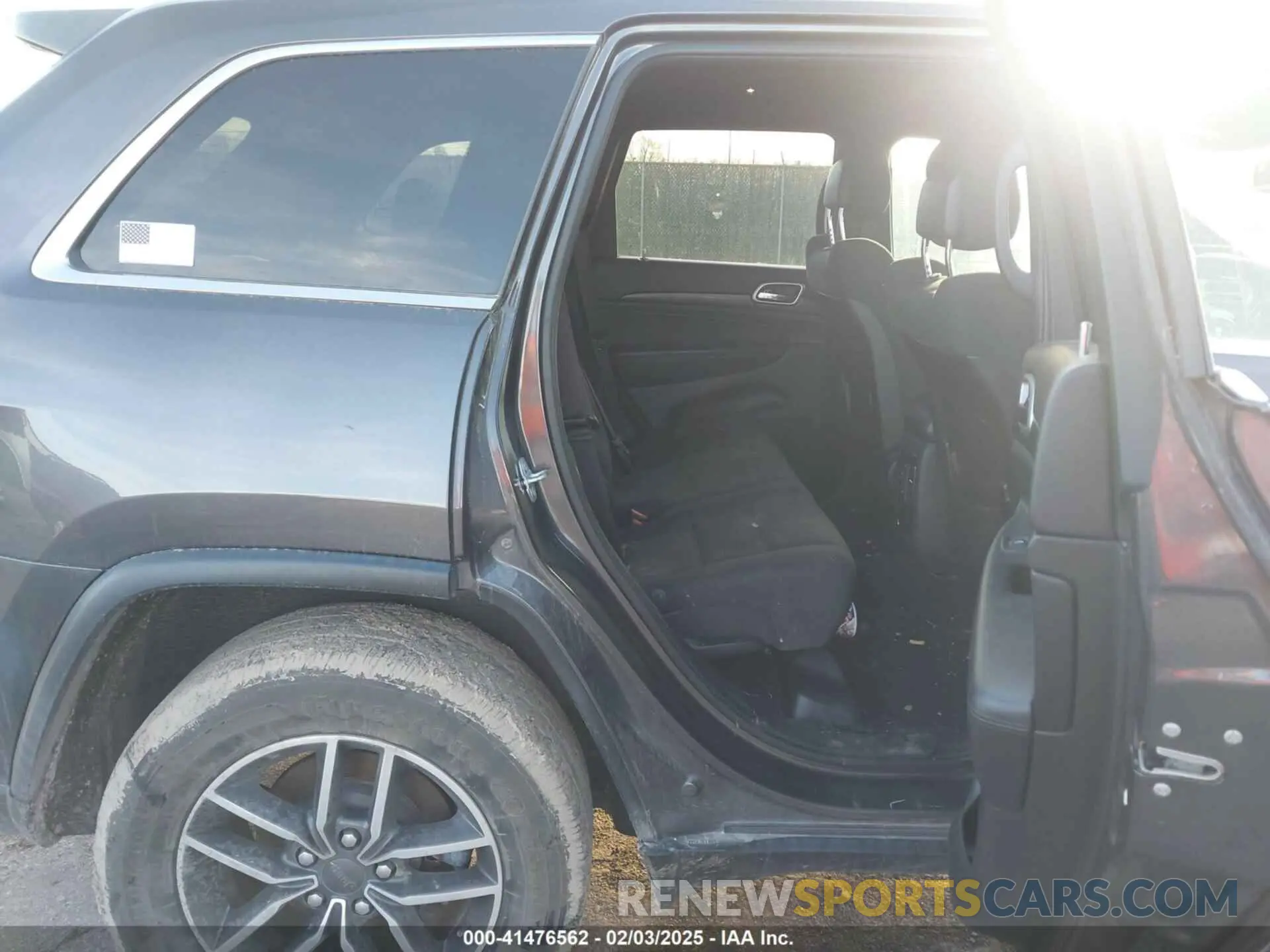 8 Photograph of a damaged car 1C4RJEAG2KC698822 JEEP GRAND CHEROKEE 2019