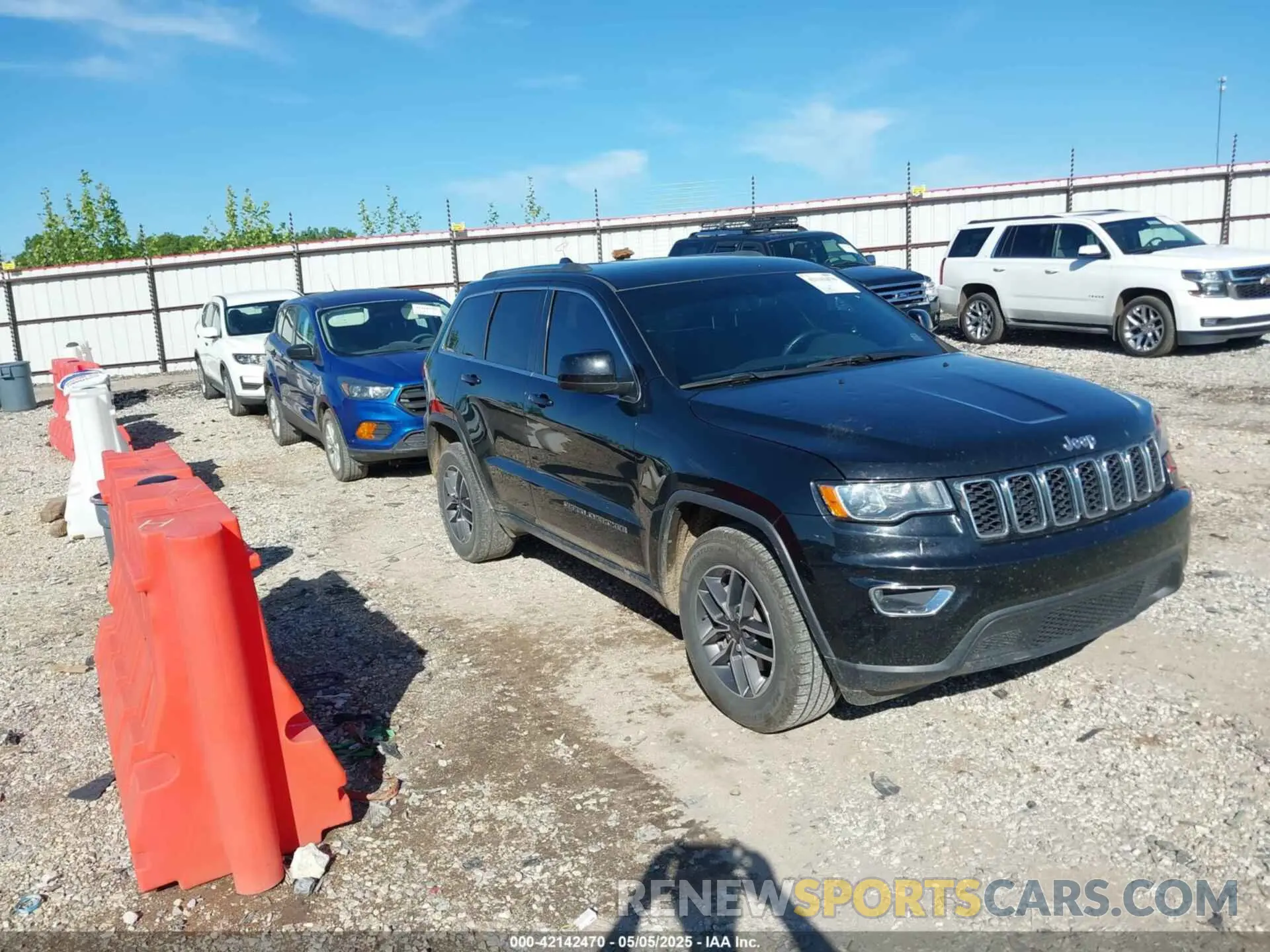 1 Фотография поврежденного автомобиля 1C4RJEAG3KC558147 JEEP GRAND CHEROKEE 2019