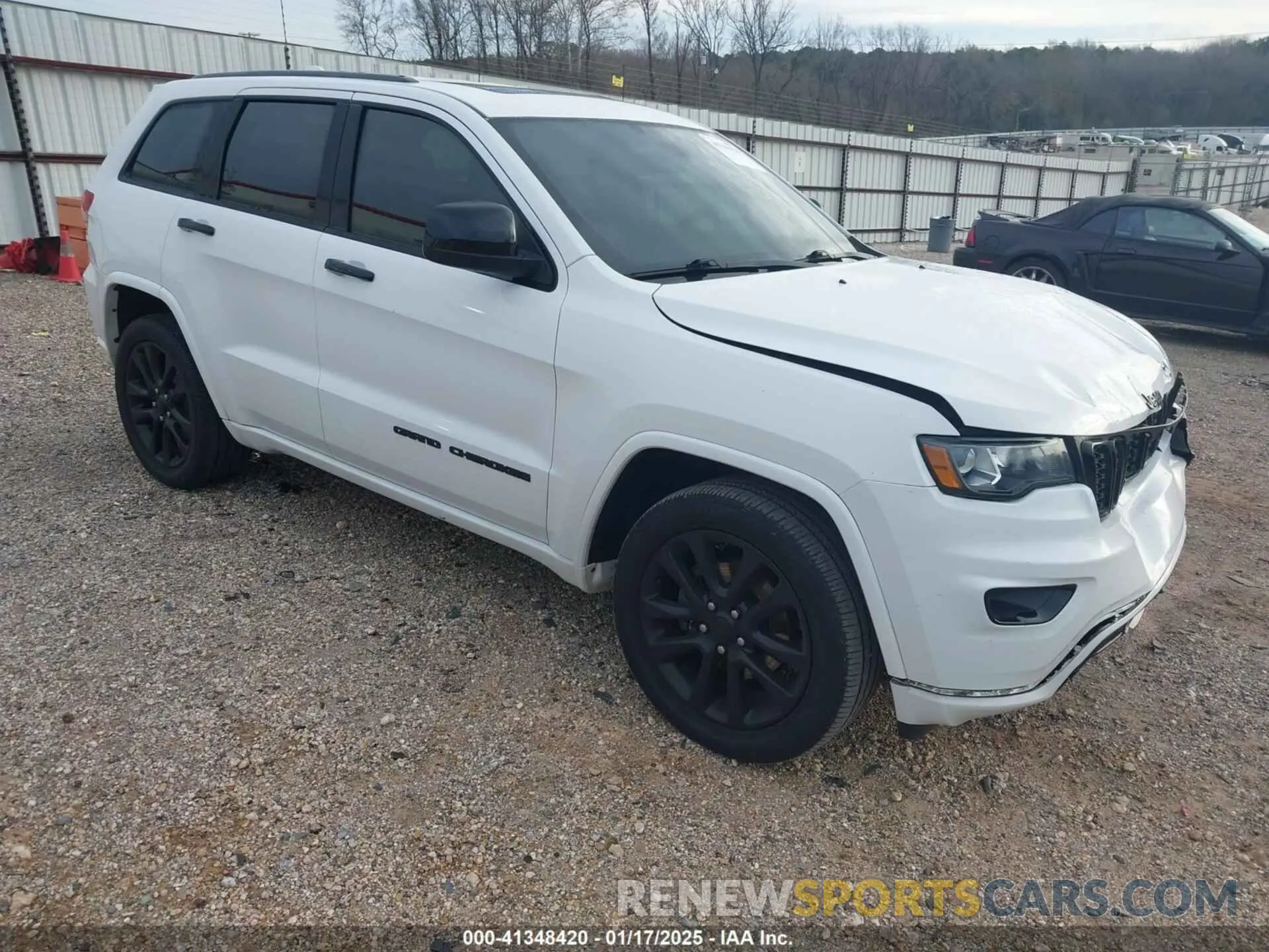 1 Photograph of a damaged car 1C4RJEAG3KC572713 JEEP GRAND CHEROKEE 2019