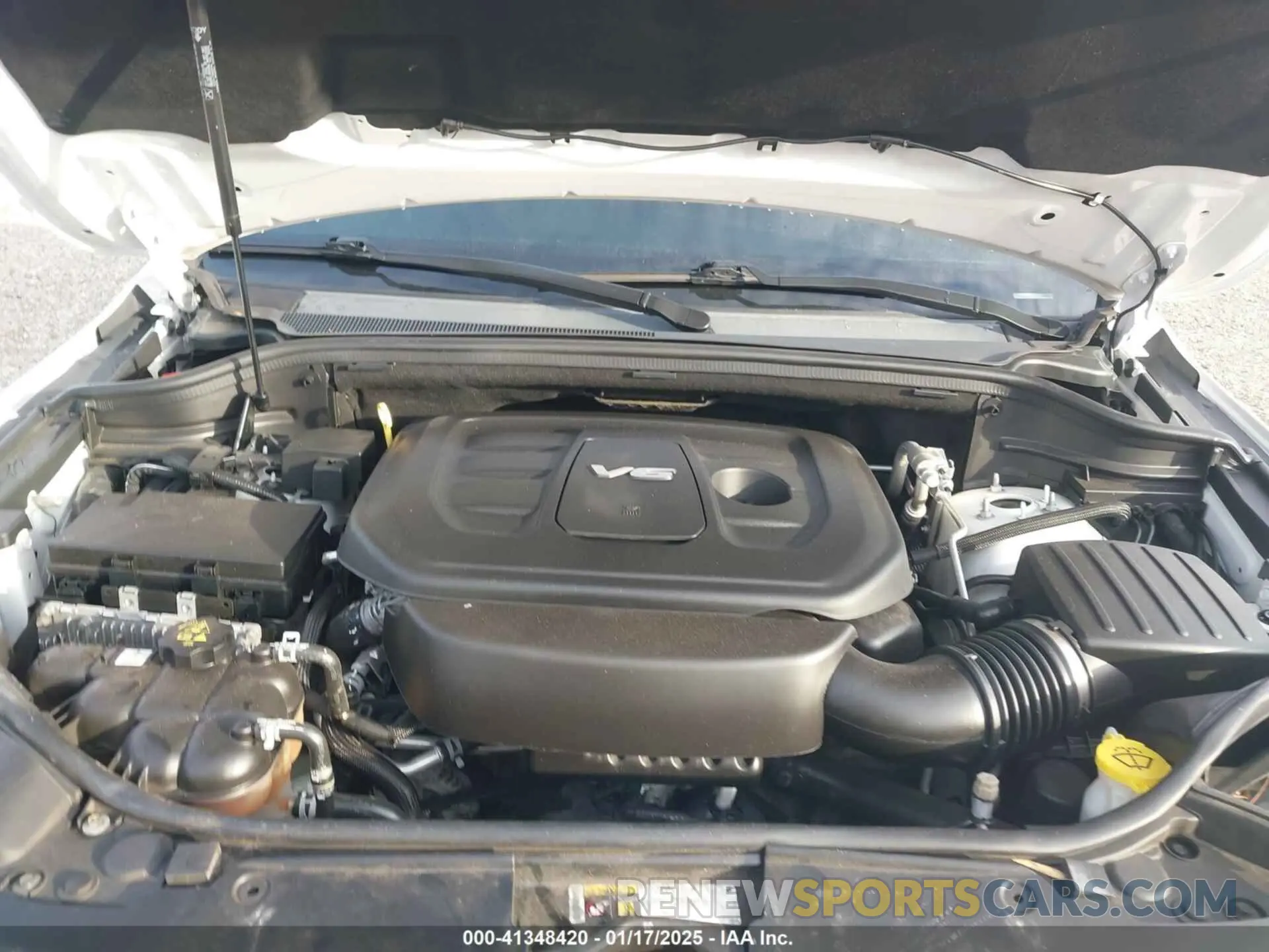 10 Photograph of a damaged car 1C4RJEAG3KC572713 JEEP GRAND CHEROKEE 2019