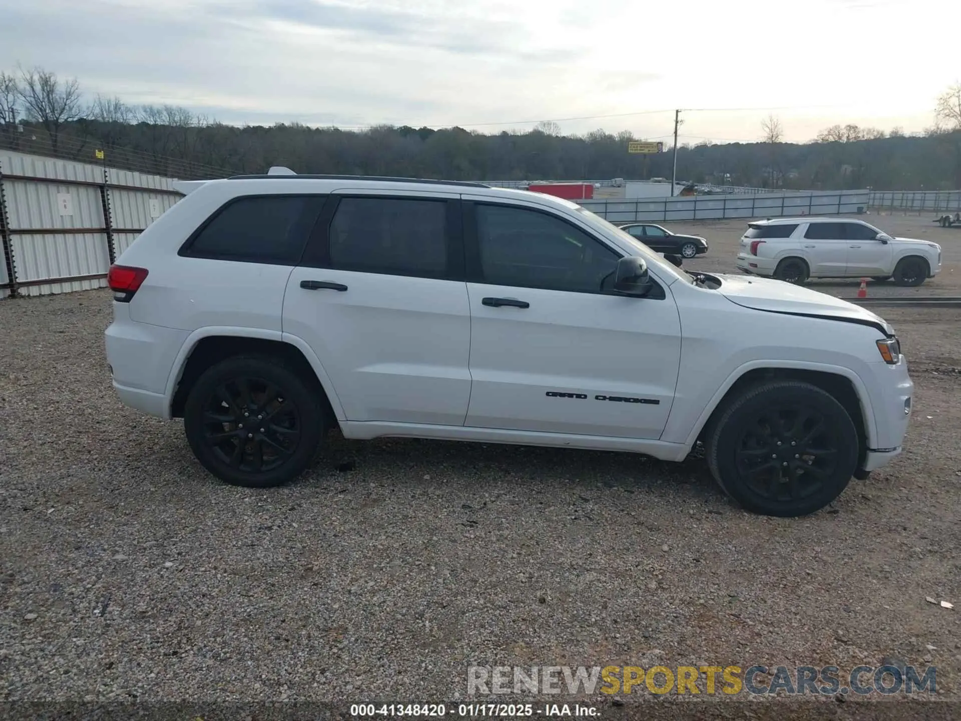 14 Photograph of a damaged car 1C4RJEAG3KC572713 JEEP GRAND CHEROKEE 2019