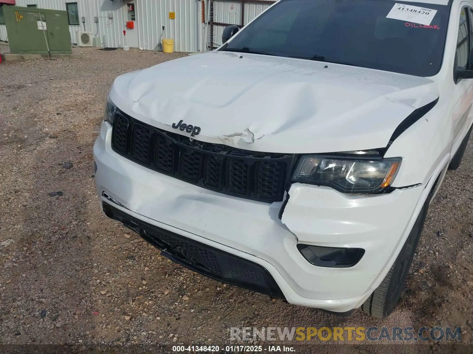 18 Photograph of a damaged car 1C4RJEAG3KC572713 JEEP GRAND CHEROKEE 2019