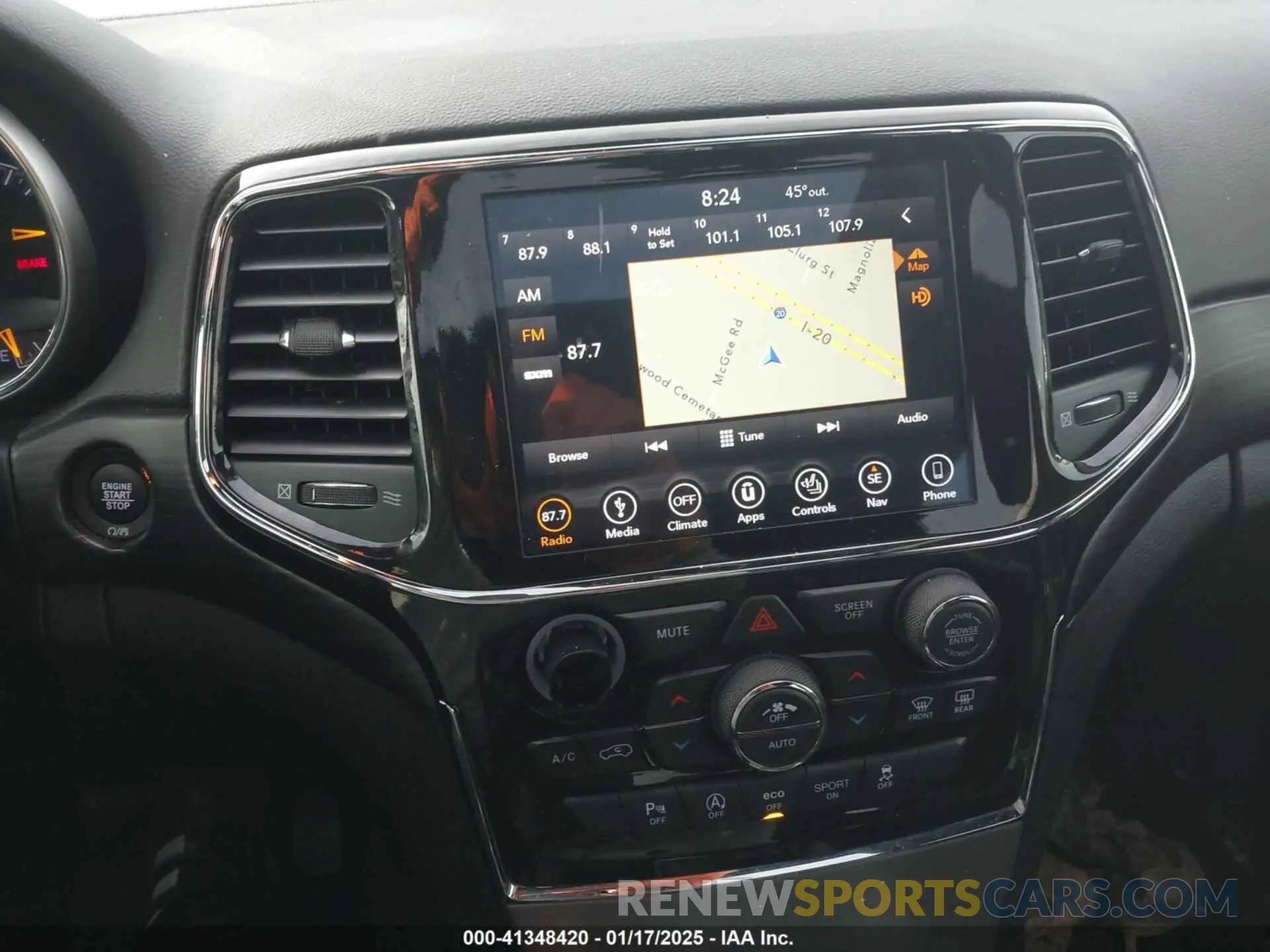 21 Photograph of a damaged car 1C4RJEAG3KC572713 JEEP GRAND CHEROKEE 2019