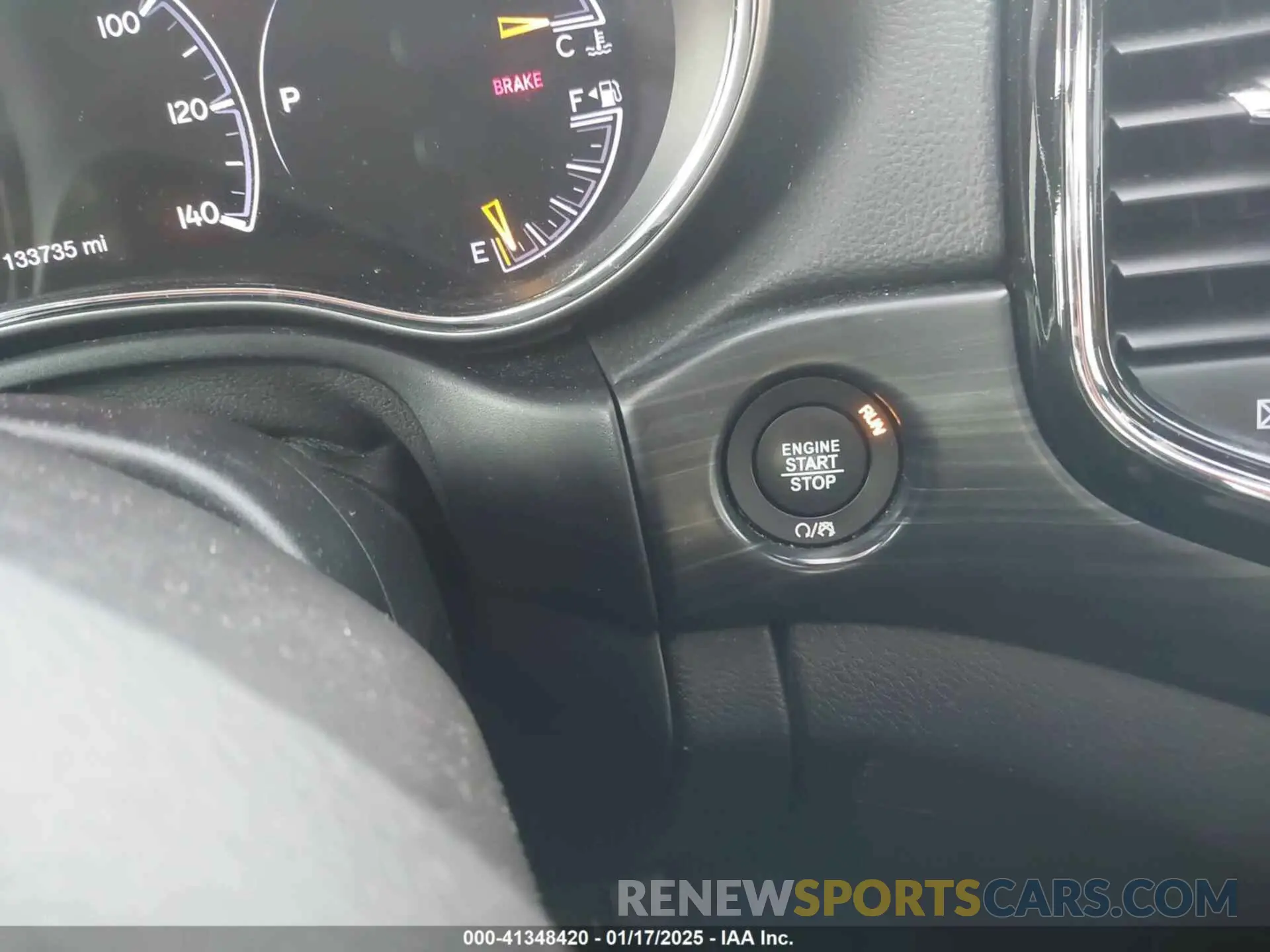 22 Photograph of a damaged car 1C4RJEAG3KC572713 JEEP GRAND CHEROKEE 2019
