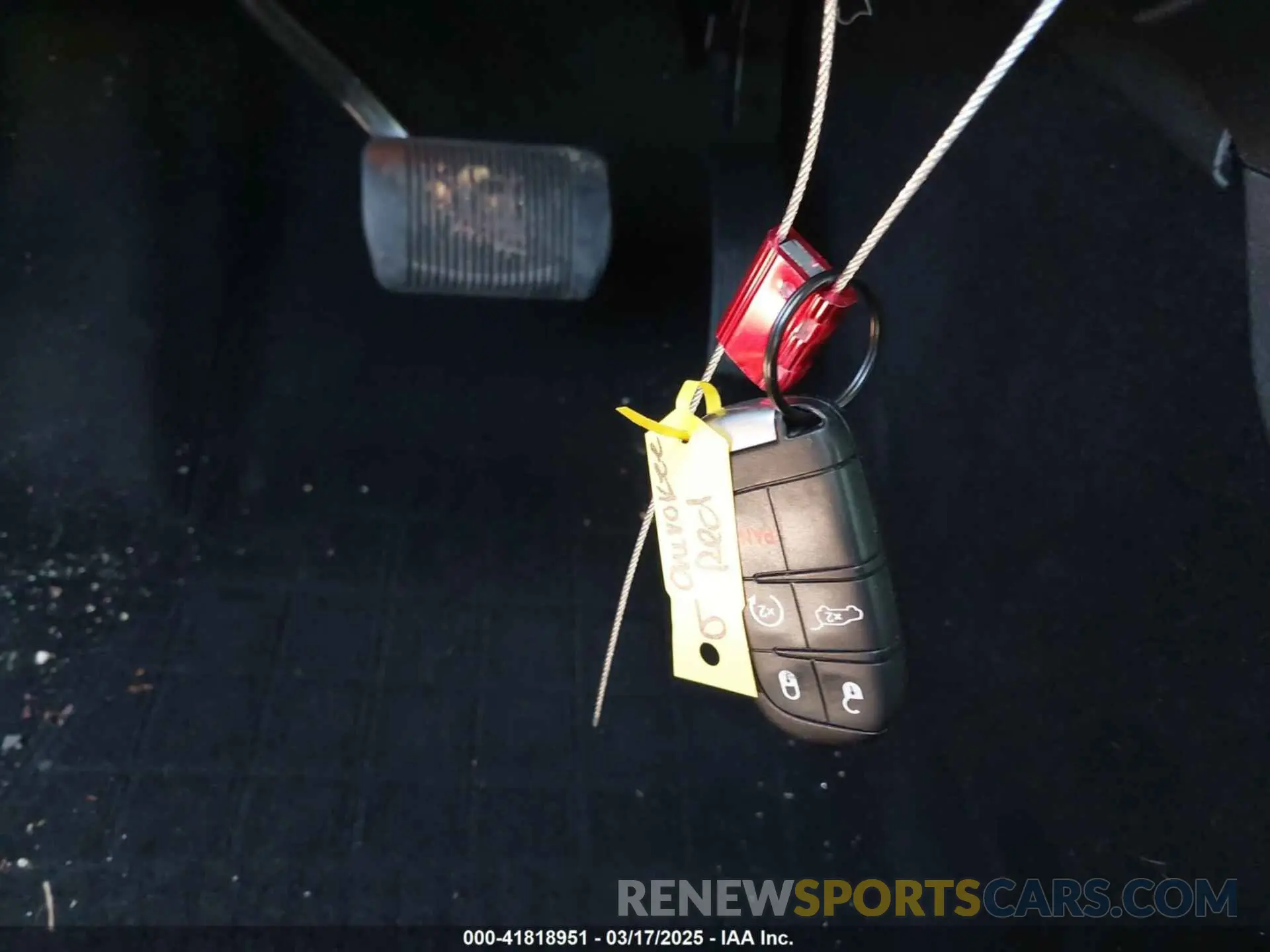 11 Photograph of a damaged car 1C4RJEAG3KC776881 JEEP GRAND CHEROKEE 2019
