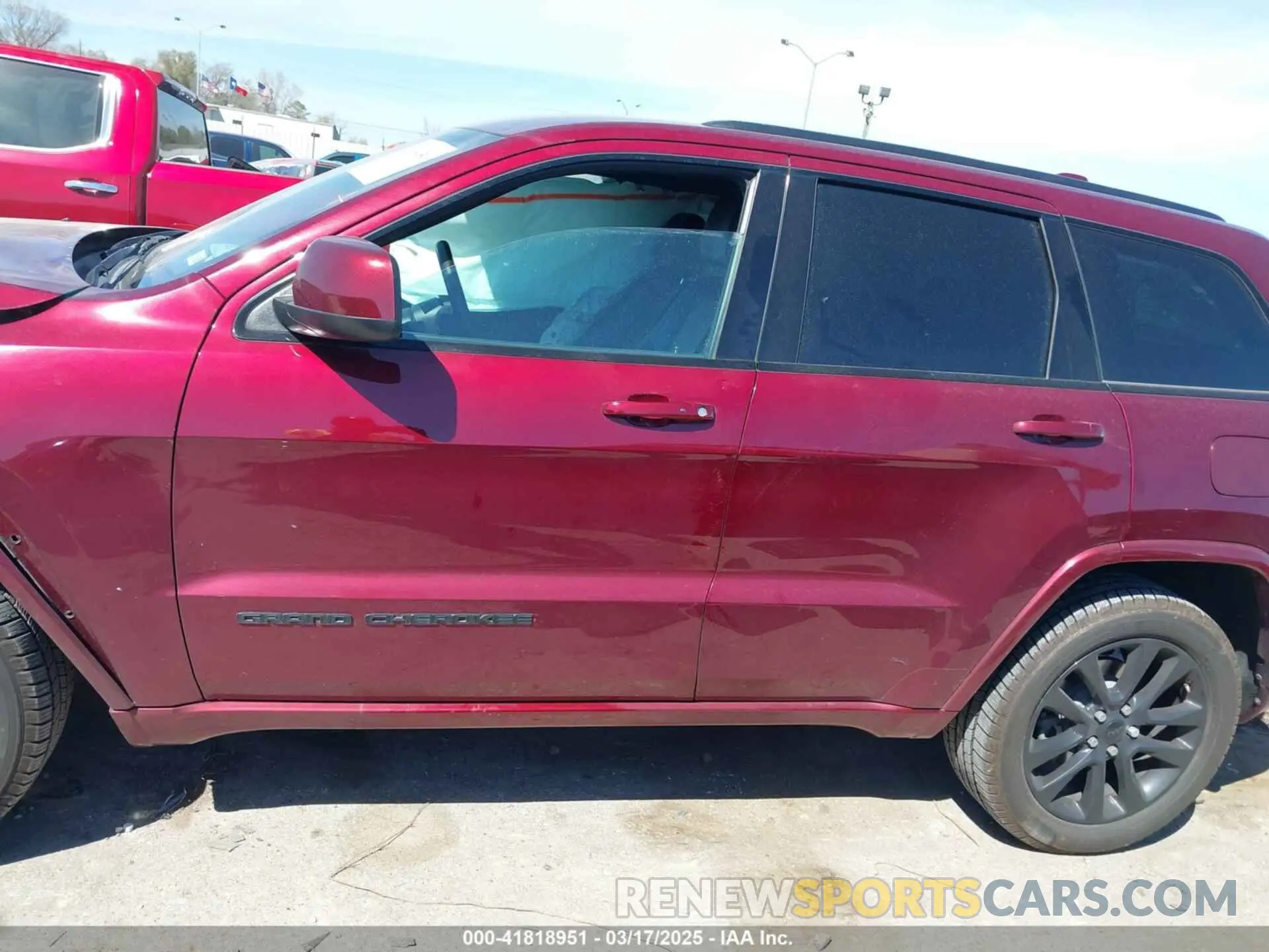 14 Photograph of a damaged car 1C4RJEAG3KC776881 JEEP GRAND CHEROKEE 2019