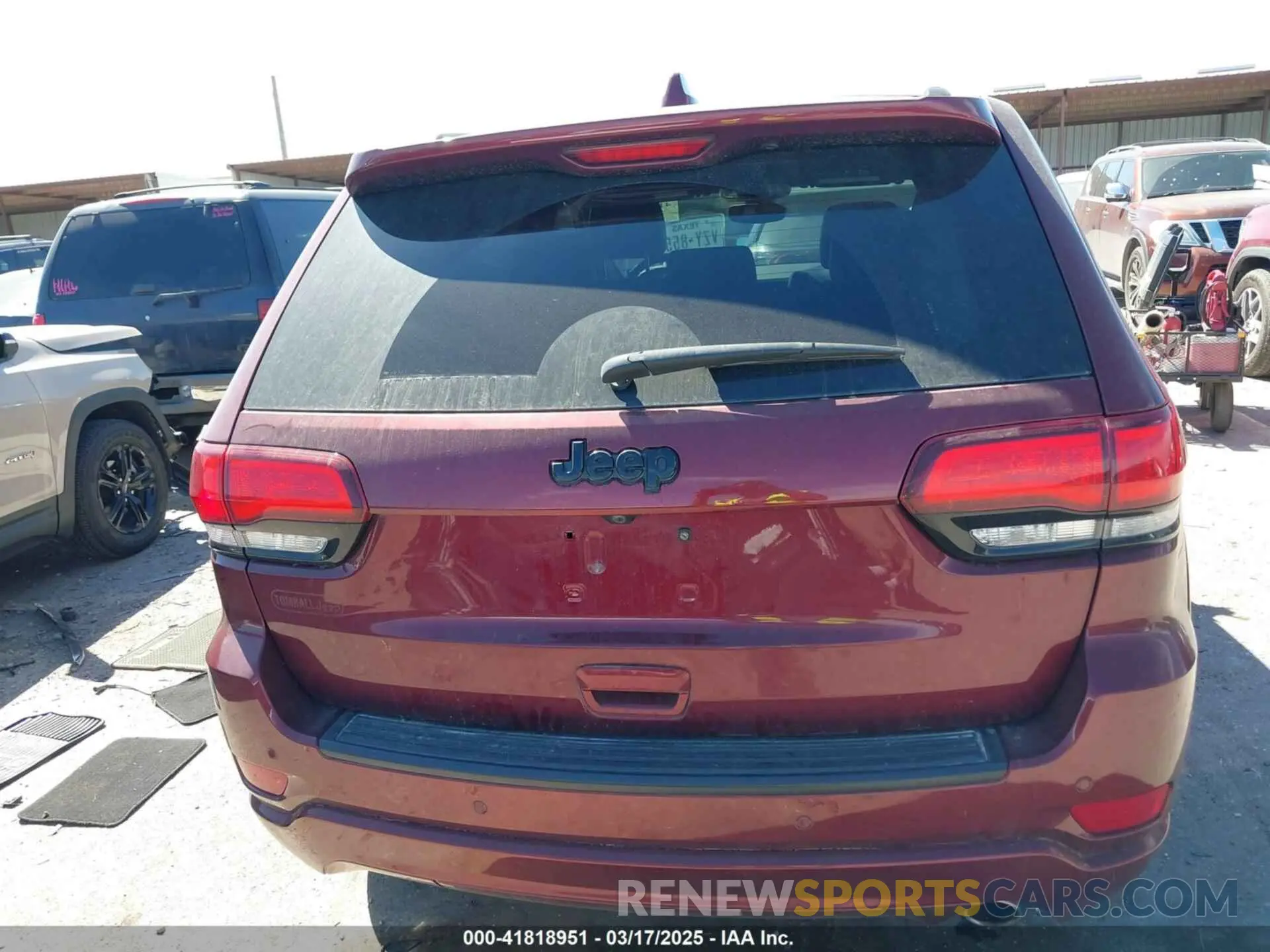 16 Photograph of a damaged car 1C4RJEAG3KC776881 JEEP GRAND CHEROKEE 2019
