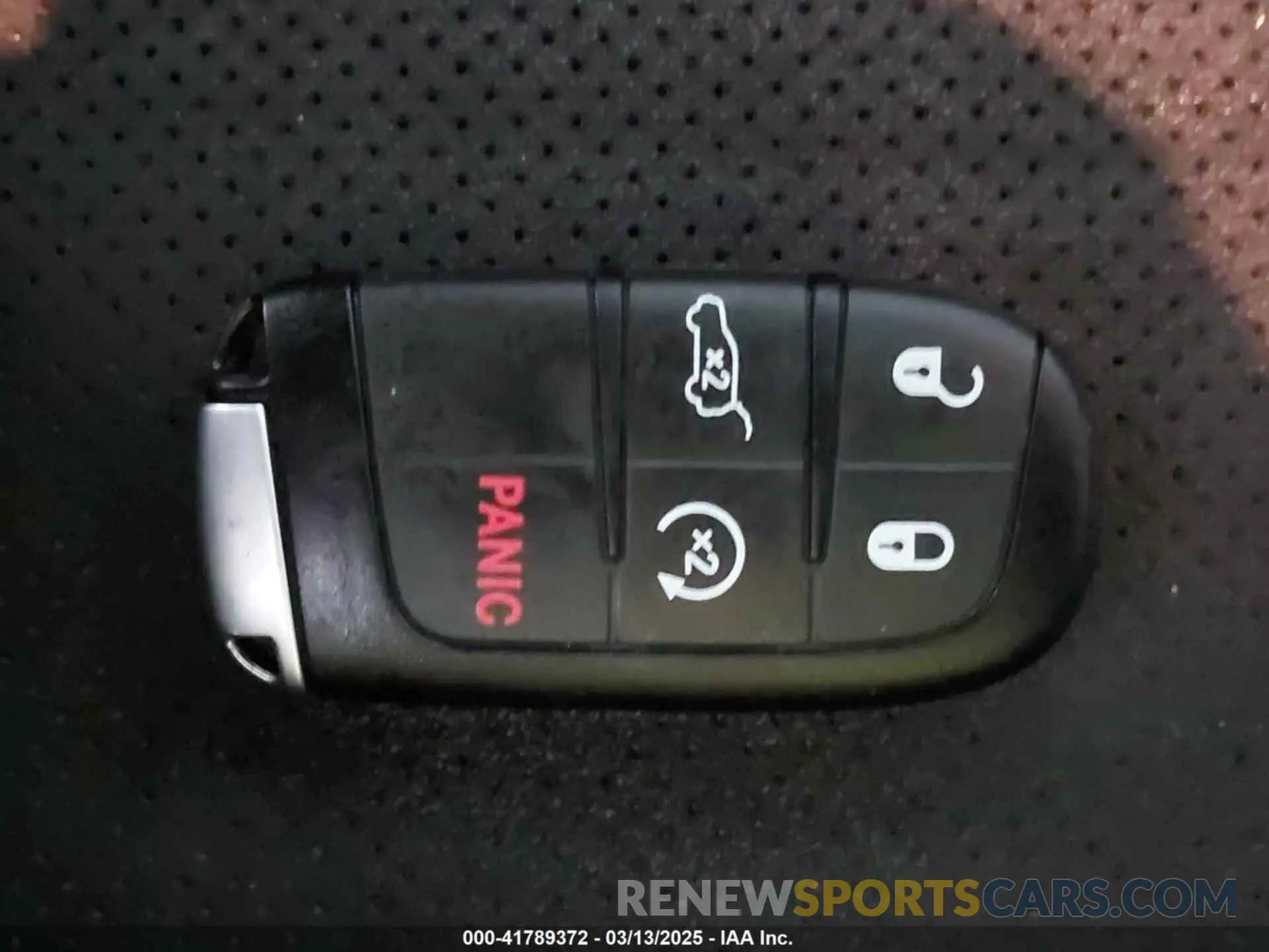 11 Photograph of a damaged car 1C4RJEAG4KC673422 JEEP GRAND CHEROKEE 2019