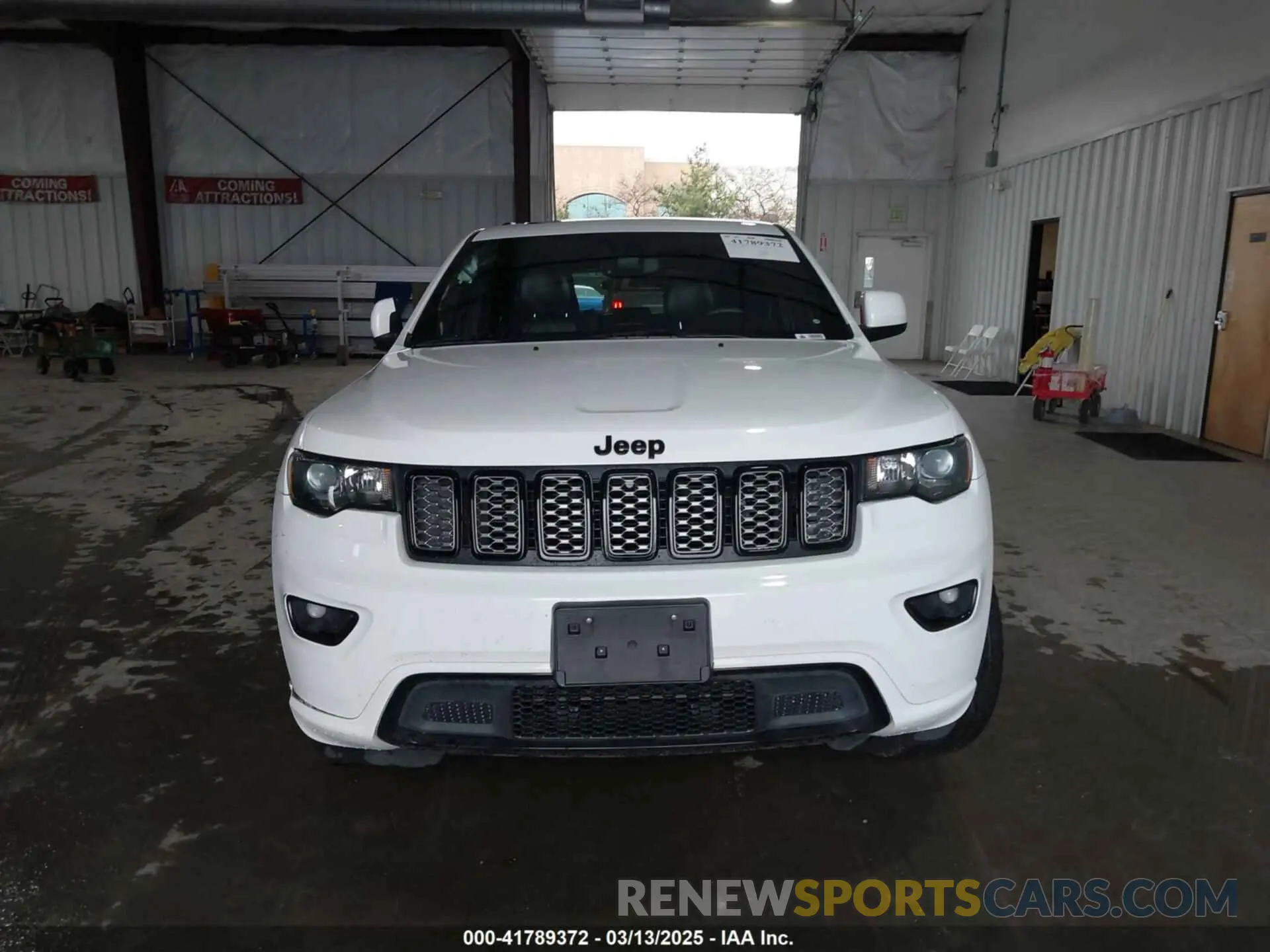 12 Photograph of a damaged car 1C4RJEAG4KC673422 JEEP GRAND CHEROKEE 2019
