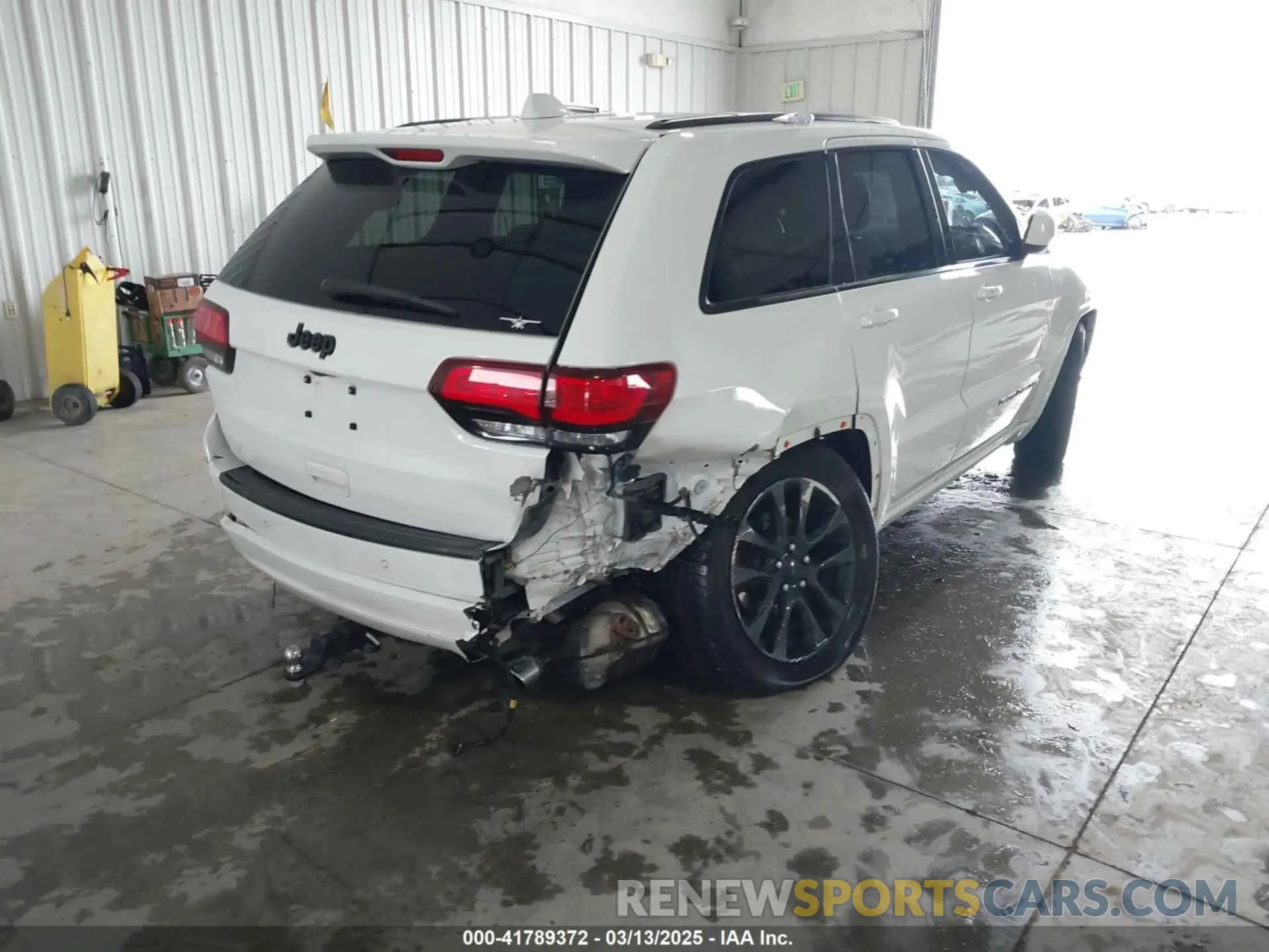 4 Photograph of a damaged car 1C4RJEAG4KC673422 JEEP GRAND CHEROKEE 2019