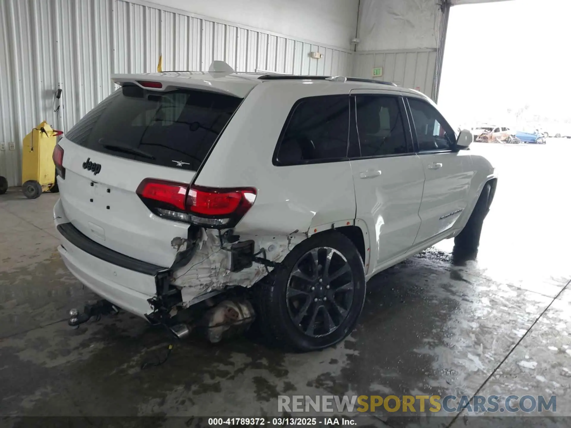 6 Photograph of a damaged car 1C4RJEAG4KC673422 JEEP GRAND CHEROKEE 2019