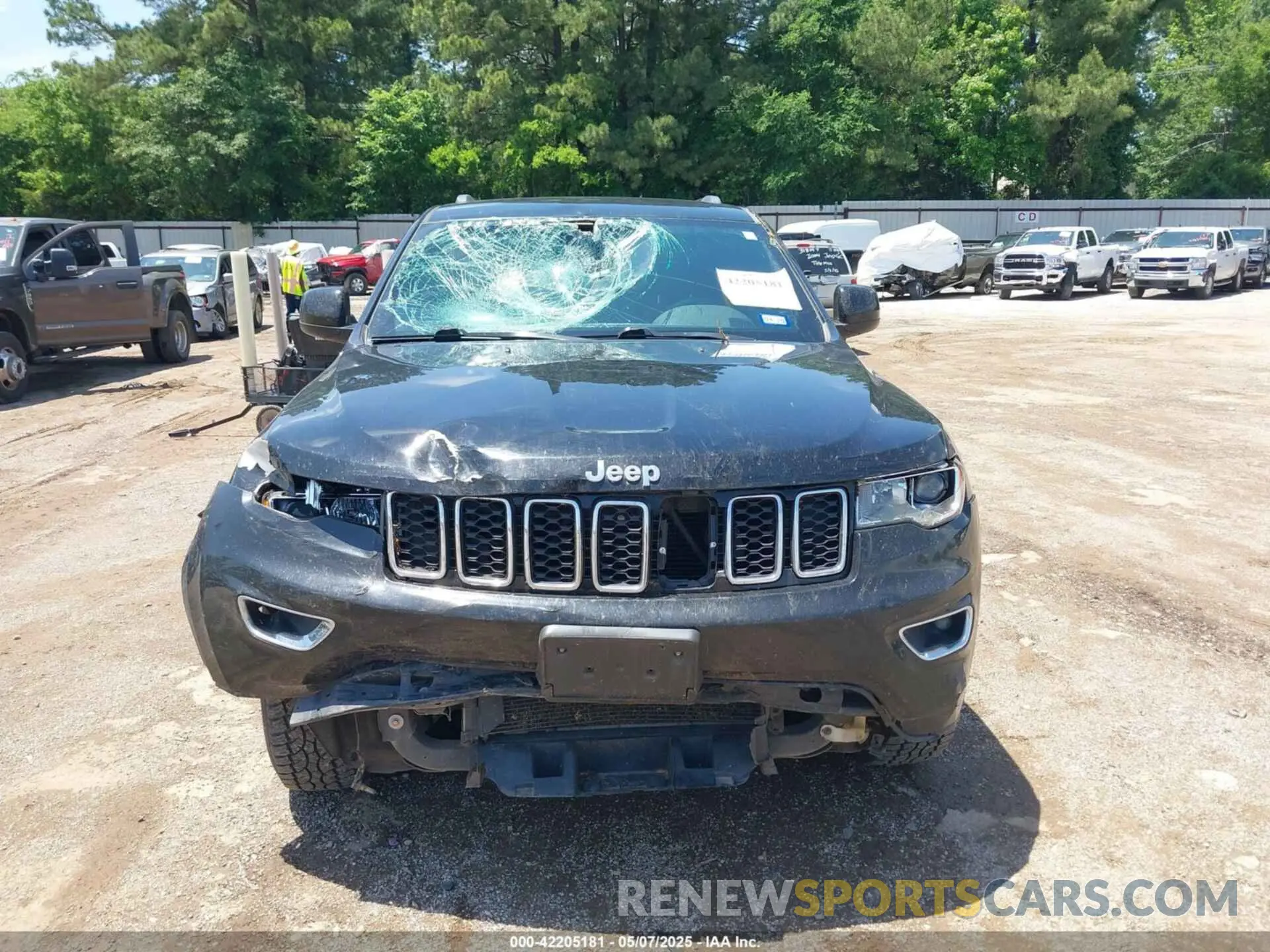 12 Photograph of a damaged car 1C4RJEAG4KC690043 JEEP GRAND CHEROKEE 2019
